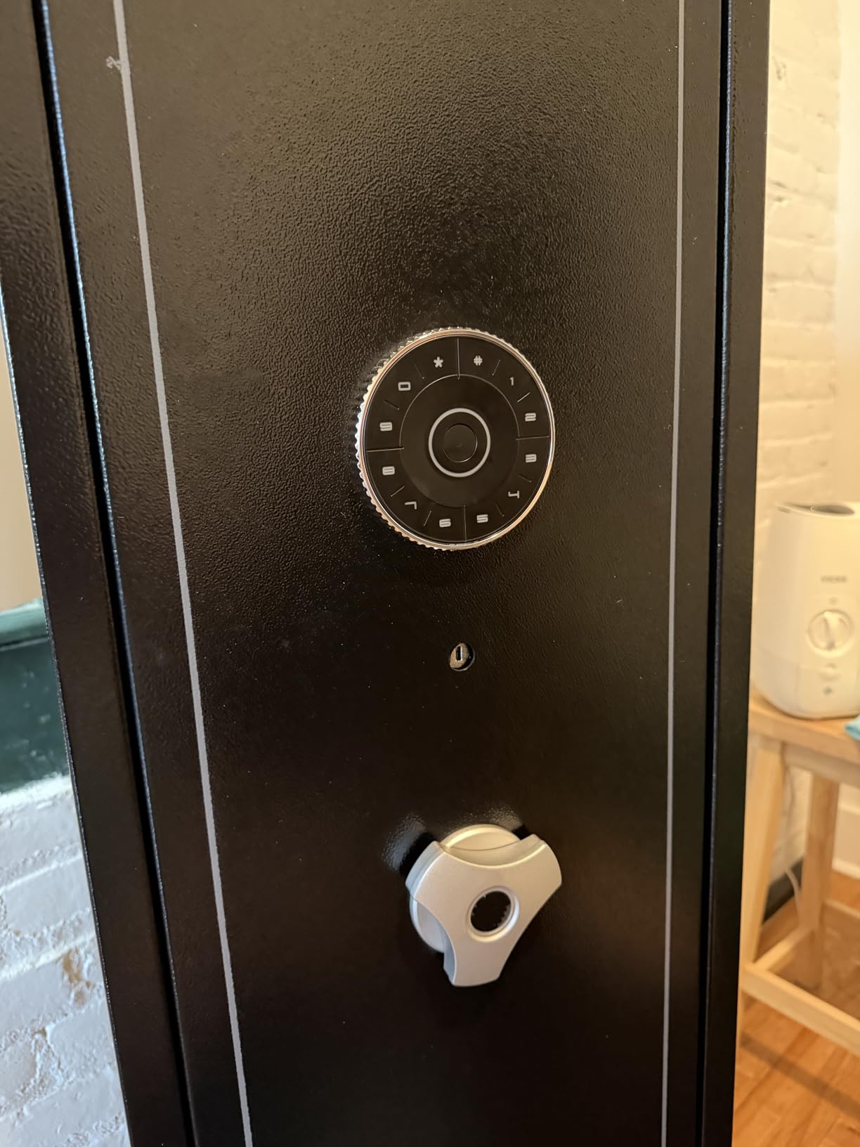 KAER 5-6 Gun Safe,Gun Safes for Rifle and Pistols,No Assembly Gun Cabinets,Rifle Safe,GunSafes for Rifle and Shotguns,Gun Safes & Cabinets with Drawer,Indoor Gun Rack,Removable Shelf (L) customer photo 1