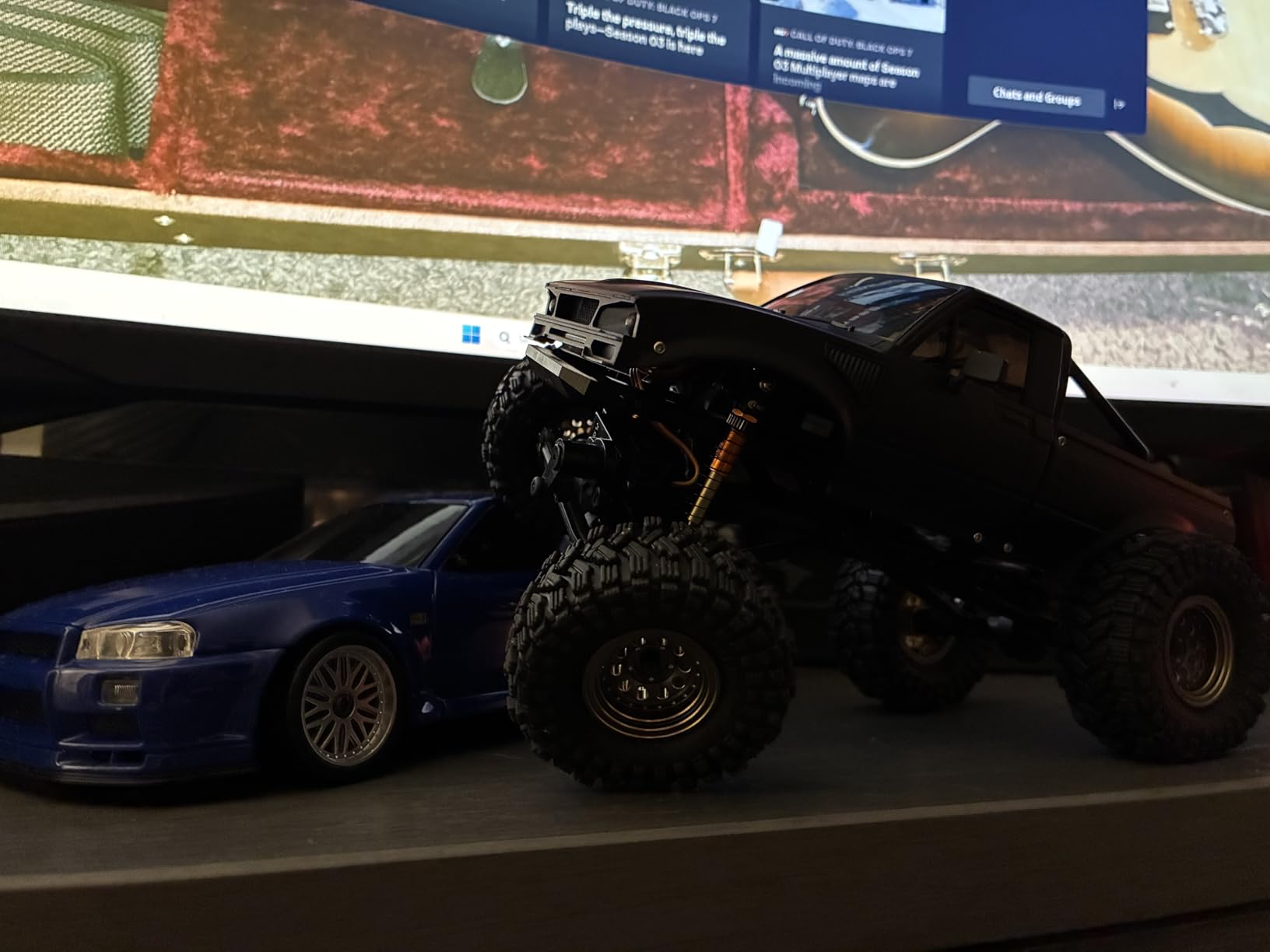 Axial RC Truck 1/24 SCX24 Base Camp 4x4 Rock Crawler Brushed RTR(Everything Needed to Run is Included) - White, AXI-1219T1 customer photo 2