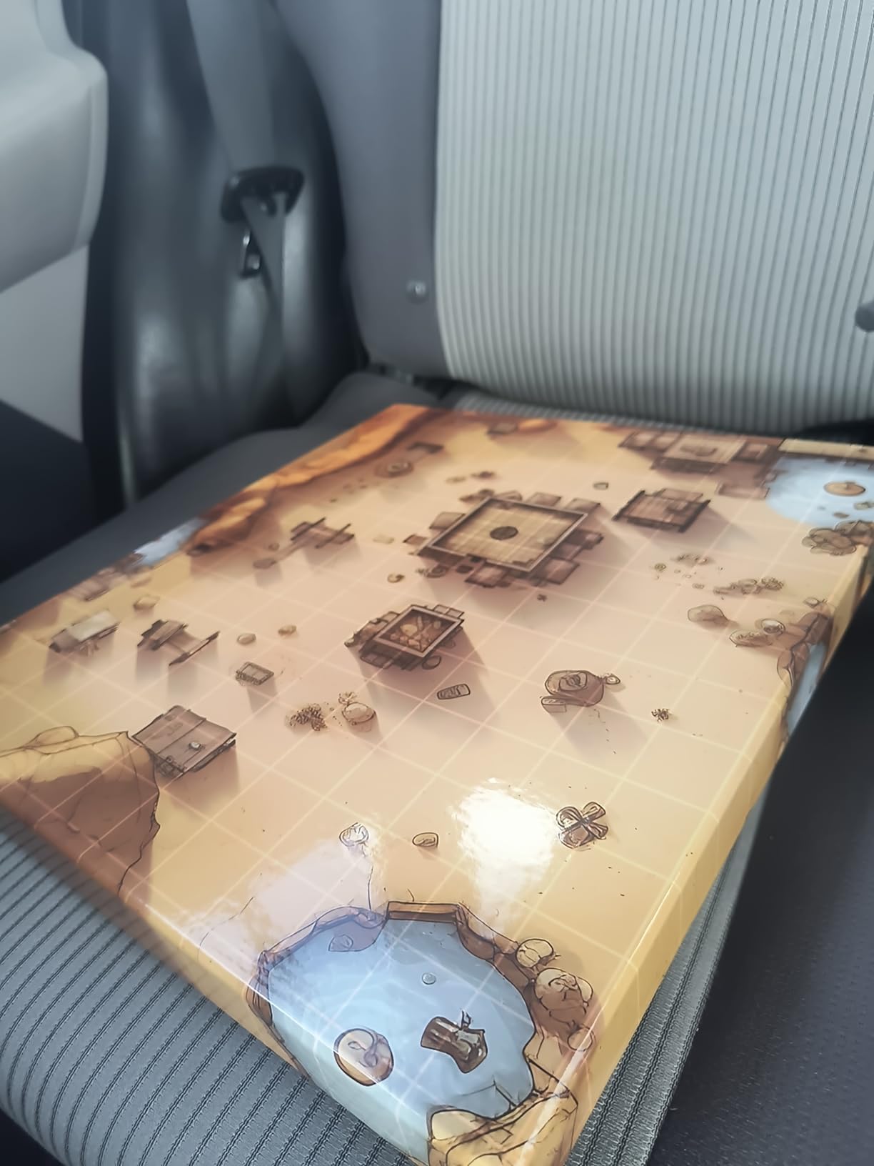 Foldable Battle Mat with DM Screen, Game Tokens, Dice Set - 2-Sided Wet & Dry Erase Terrain, Ultimate DND Starter Set, Accessories, Gift for Dungeon Master & Player customer photo 2