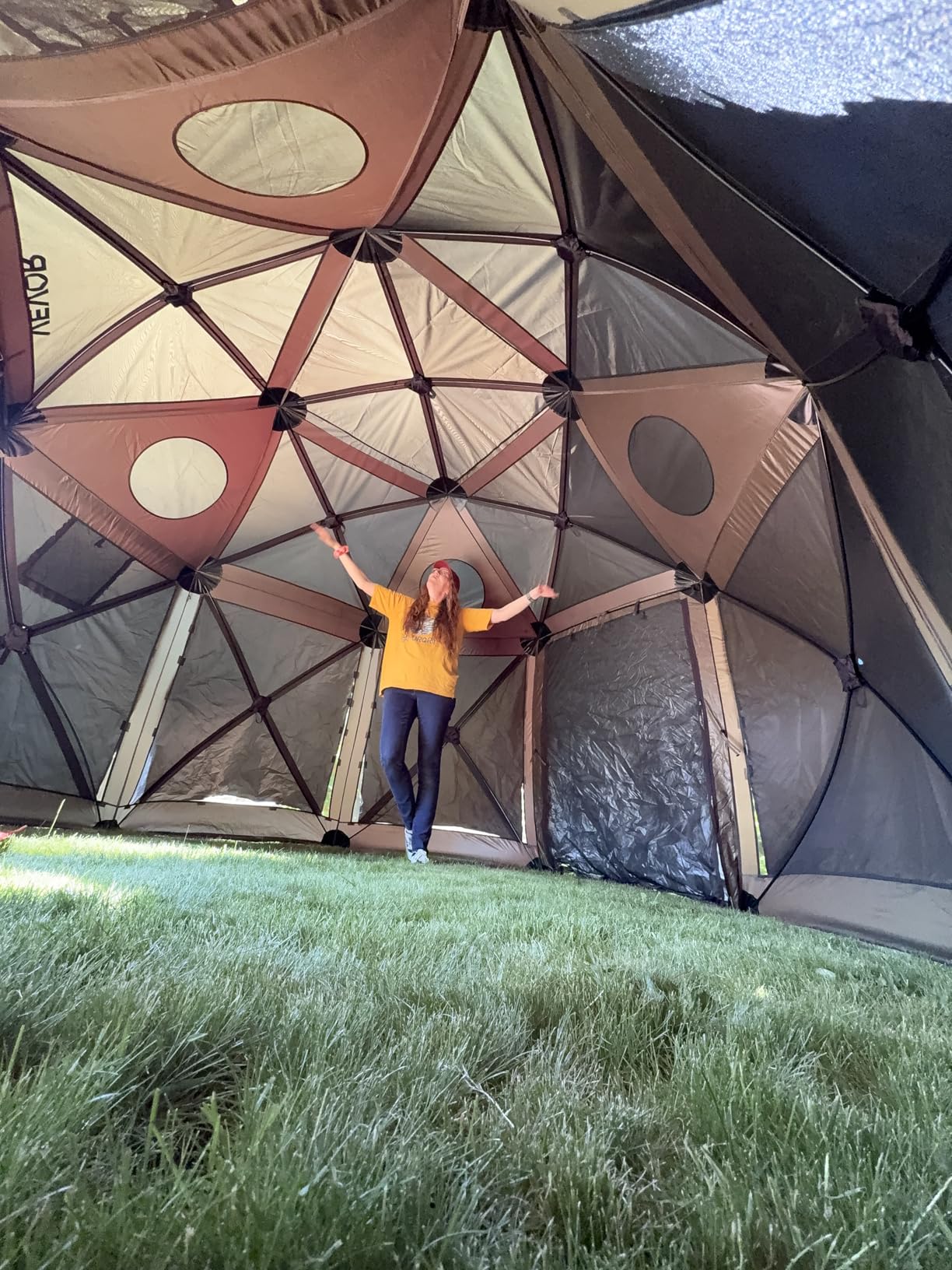 VEVOR Pop Up Gazebo Screen Tent 6 Sided Canopy Sun Shelter with 6 Removable Privacy Wind Cloths & Mesh Windows, 11.5x11.5FT Quick Set Screen Tent with Mosquito Netting, Brown customer photo 1