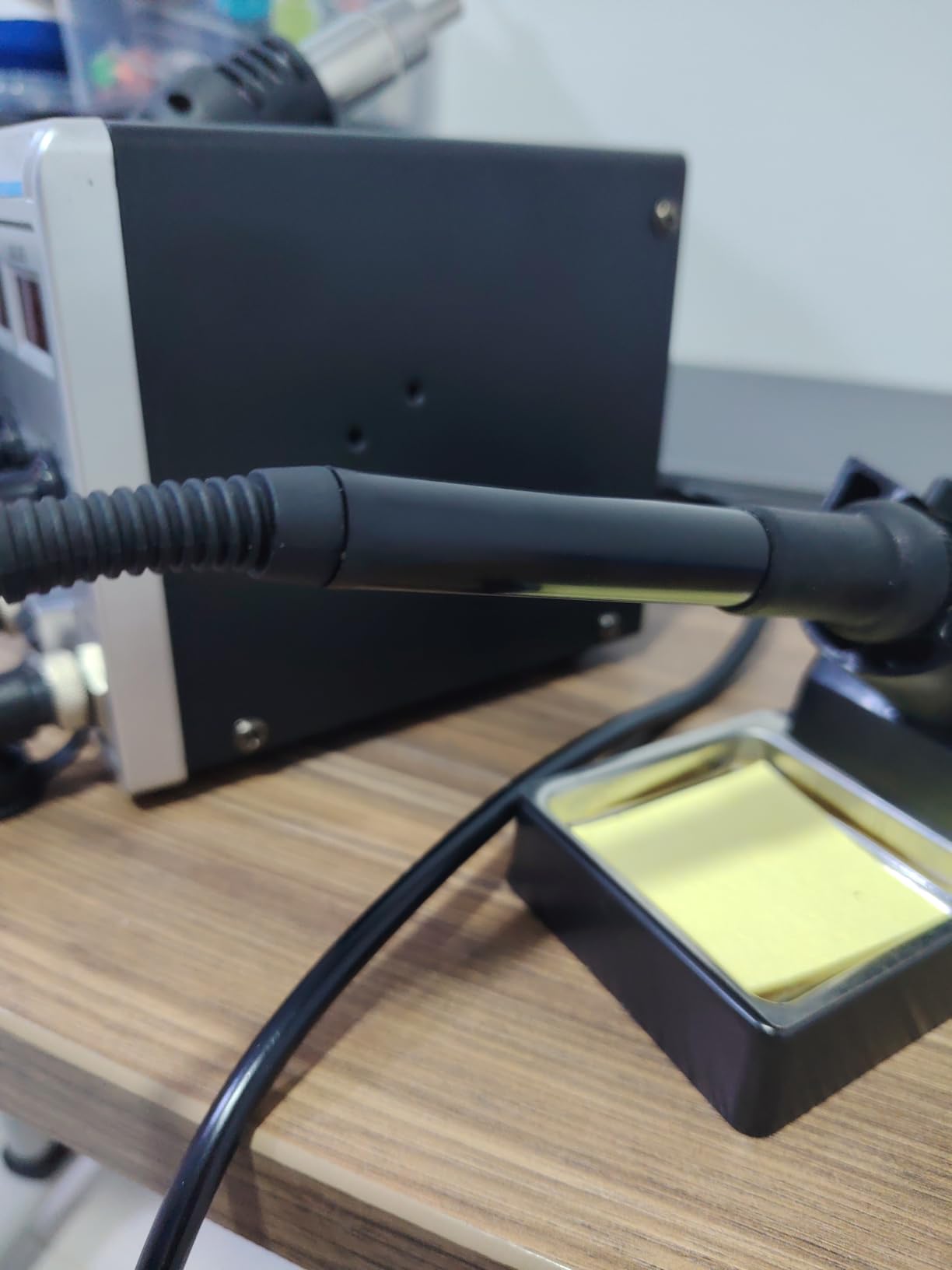 8586D 2 In 1 Soldering Station, SMD Hot Air Rework Station LED Dual Digital Display with Heat Gun and Solder Iron Kit, Electric Soldering Iron Station with Temperature Control, Auto Sleep Functions customer photo 1