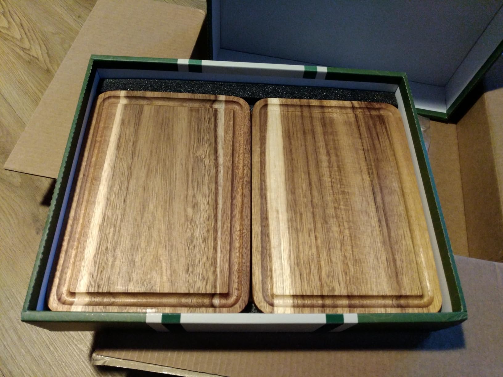 AZRHOM Thick End Grain Acacia Wood Cutting Board 24x18x2 In, Wooden Butcher Block Chopping Board with Juice Groove Handles Non-Slip Pats customer photo 1