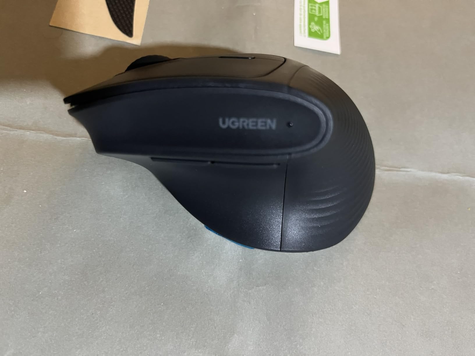 UGREEN Vertical Mouse, Wireless Bluetooth Ergonomic Mouse, Dual-Mode (BT 5.4 & USB 2.4G), Quiet Clicks, 4 Adjustable DPI (1000/1600/2000/4000), Compatible with Windows/Mac/Linux/Android/ChromeOS customer photo 2
