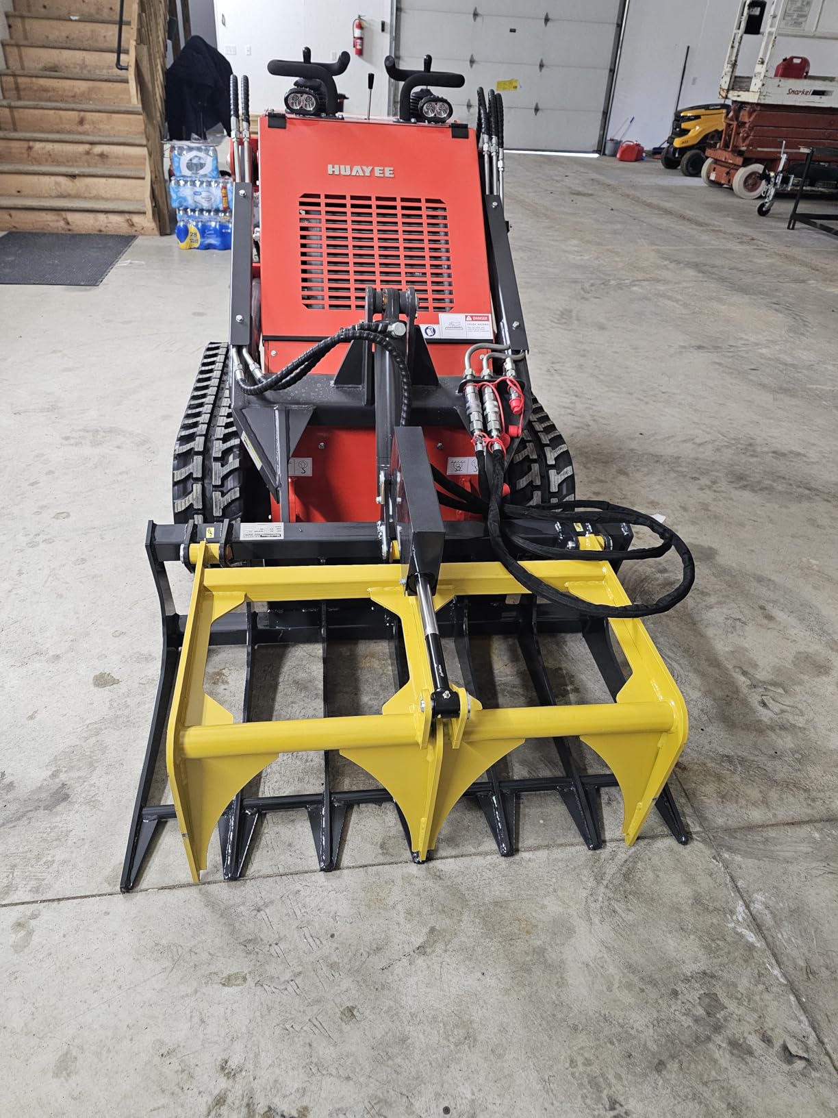 MechMaxx 3000 PSI Hydraulic Pressure 42'' Mini Skid Steer Skeleton Grapple Attachment, 24