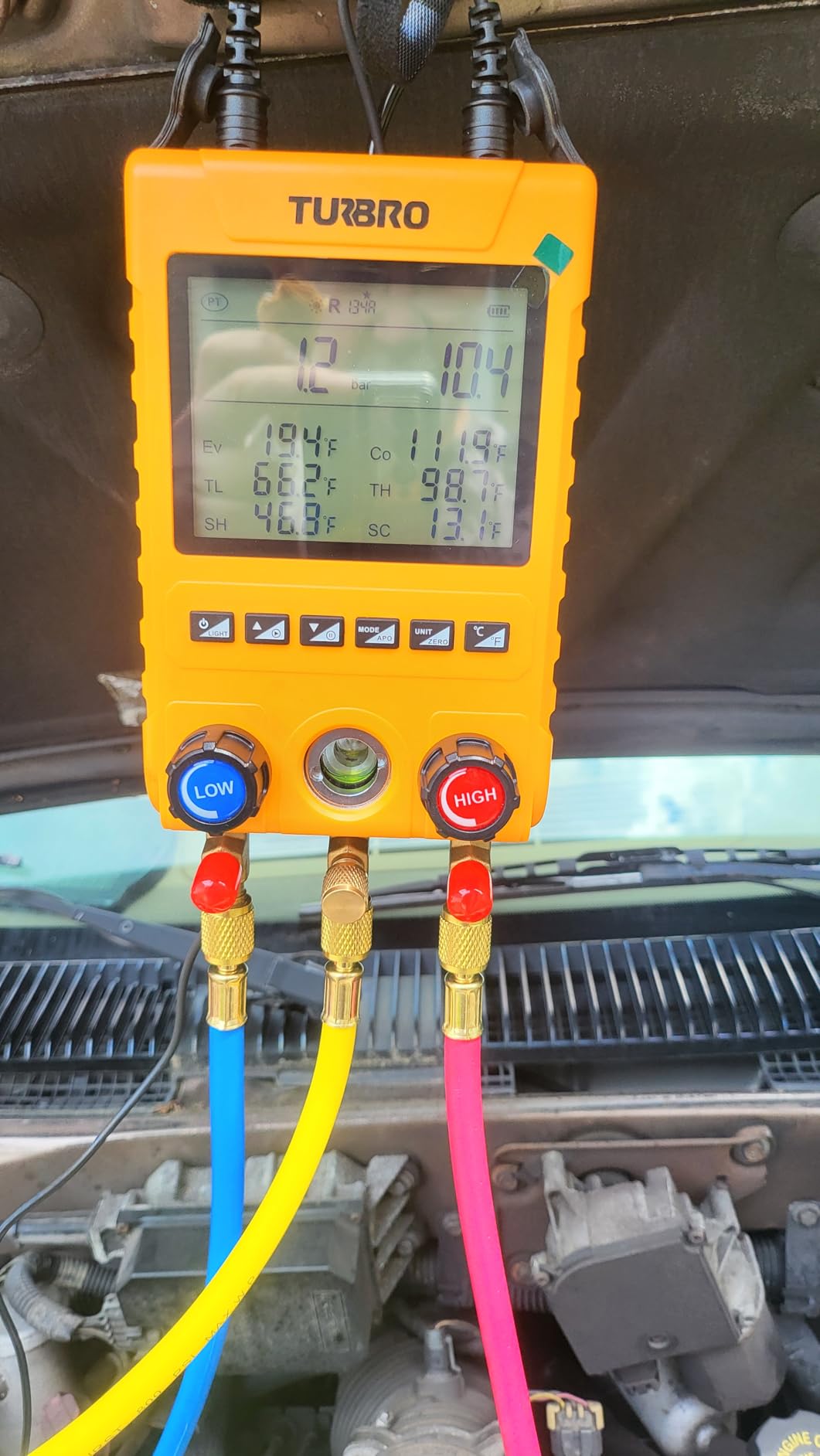 TURBRO Digital Manifold Gauge Set with 2 Temp Clamps & 3 Hoses customer photo 2