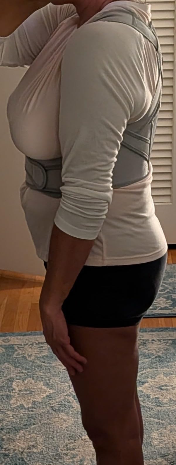 Fit Geno Posture Corrector for Women: Adjustable Lightweight Upper Back Brace for Neck Shoulder & Upper Back Pain Relief - Improve Posture Correct Hunchback Slouching Kyphosis Invisible Under Clothes (M/L Under Bust 32