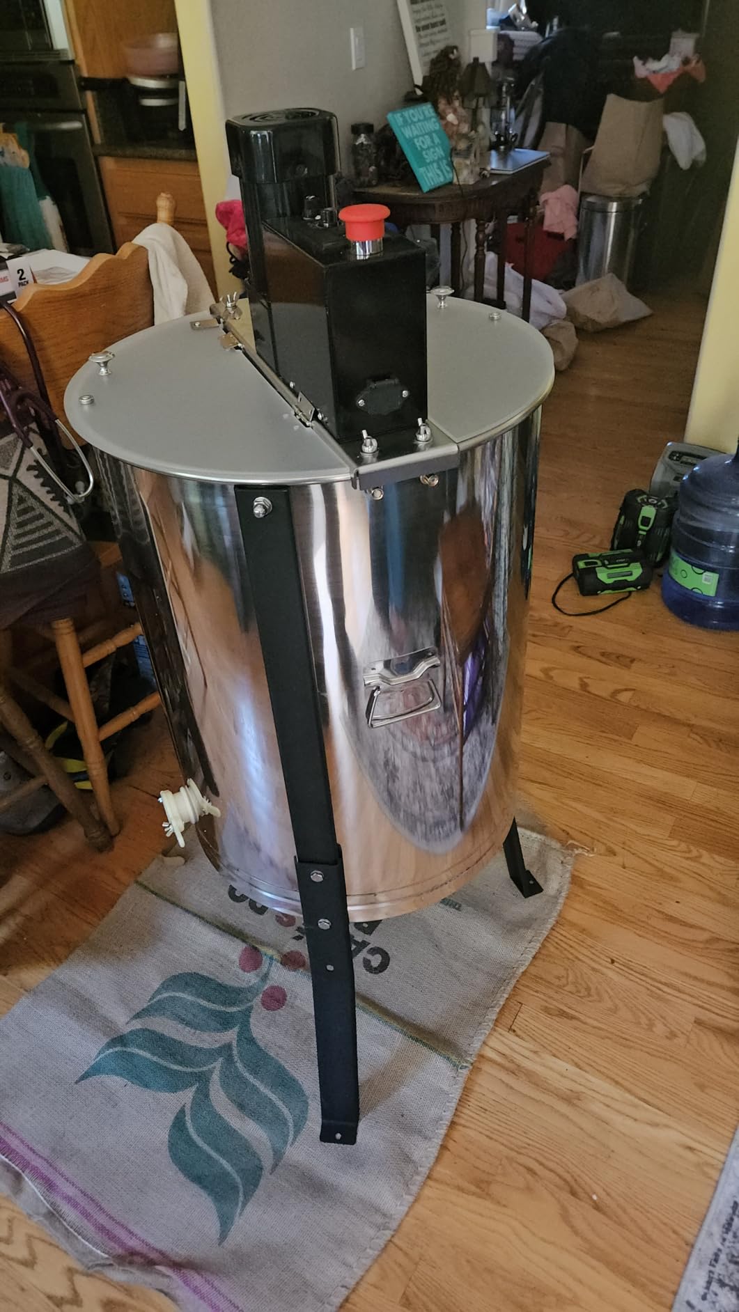 BeeCastle 3 Frame Electric Honey Extractor Stainless Steel Honey Processing Equipment, Powered Honeycomb Drum Spinner with Transparent Lid and Height Adjustable Stand customer photo 1