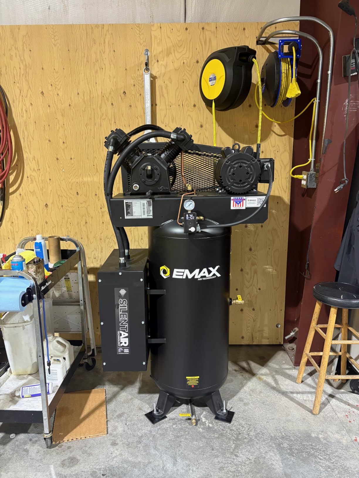 EMAX Silent Air Industrial Air Compressor - 5HP 60 Gal 19CFM Single Stage Vertical Compressor with Splash Lubricated Pump, Isolator Pads & Oil for First Change - ESS05V060V1 customer photo 2