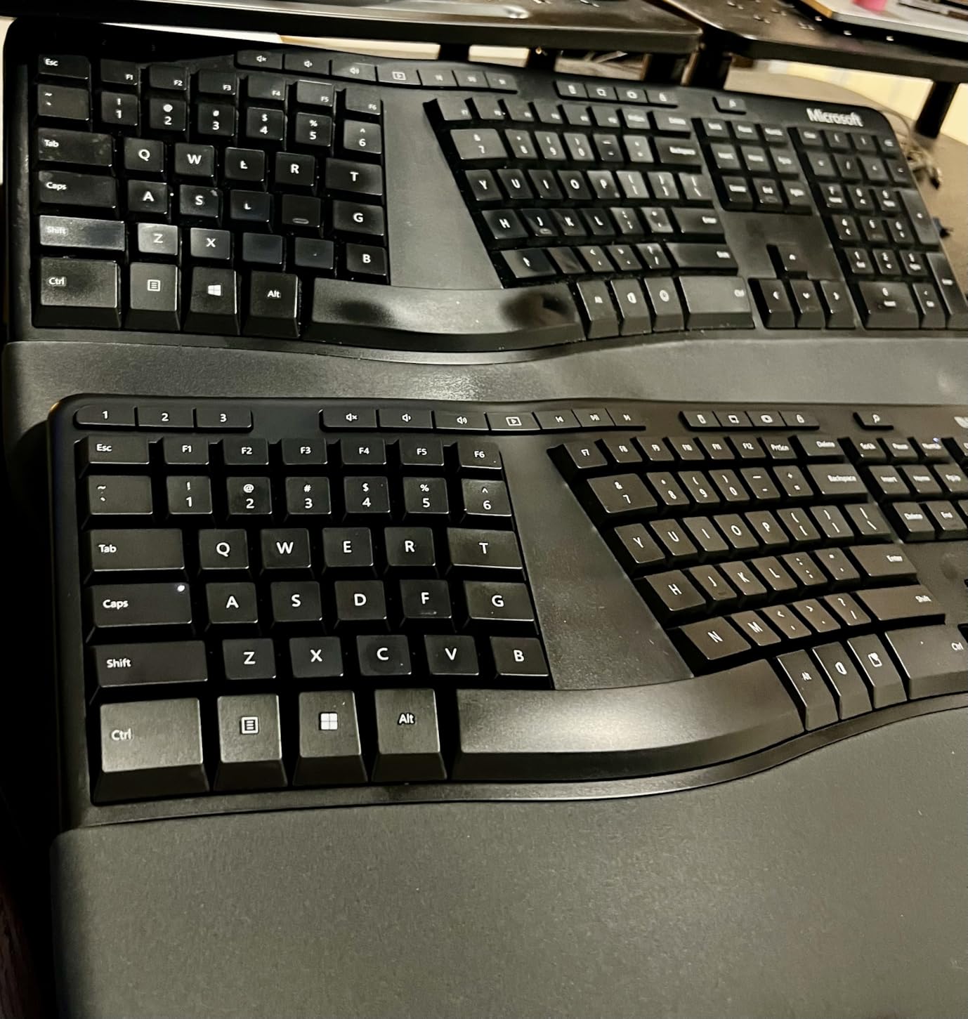 Incase Ergonomic Keyboard - Designed by Microsoft - Refined Ergonomic Design, Built-in Shortcuts Keys, Layered Palm Rest for Elevated Wrist Support, Integrated Number Pad - Black customer photo 2