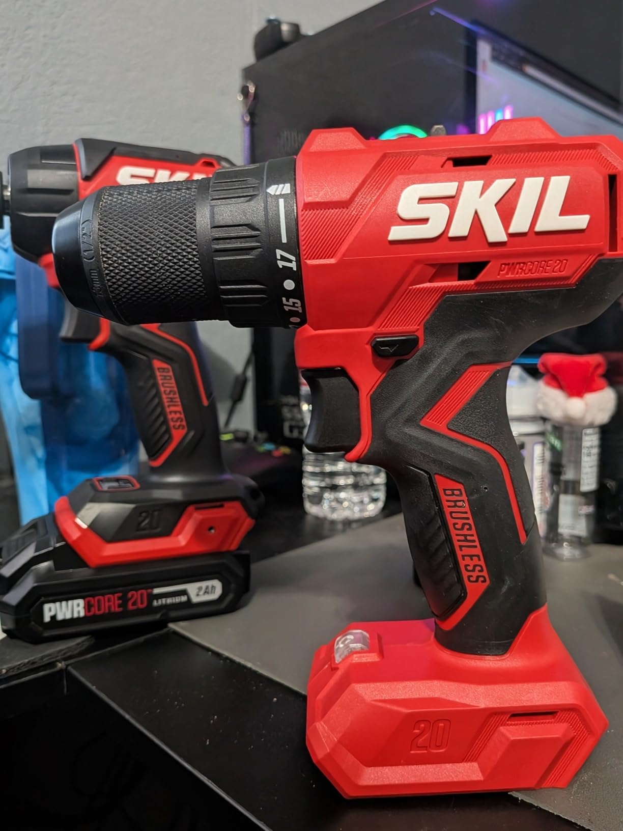 SKIL PWRCORE 20V Brushless 2-Tool Drill Driver and Impact Driver Combo Kit Including 2.0Ah Battery and Charger (CB8002B-10) customer photo 1
