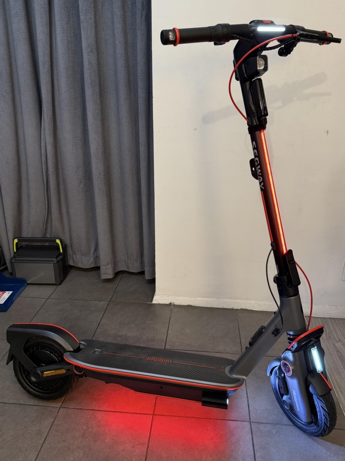 Segway Ninebot F3 Electric Scooter, Up to 20 MPH, 44-Mile Range, Self-Sealing Tubeless Tires, Front Hydraulic & Rear Elastomer Suspension, UL2271 2272 Certified customer photo 2