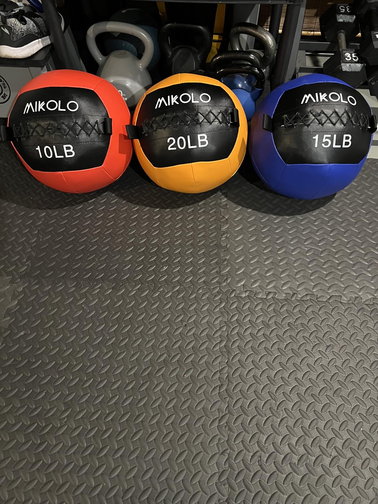 Mikolo Medicine Ball, Wall Ball,Soft Medicine Ball Set,Slam Ball for Core Training, Strength Workouts -Multi-Weight 10lbs 20lbs Exercise Balls for Home Gym, Functional Fitness customer photo 1
