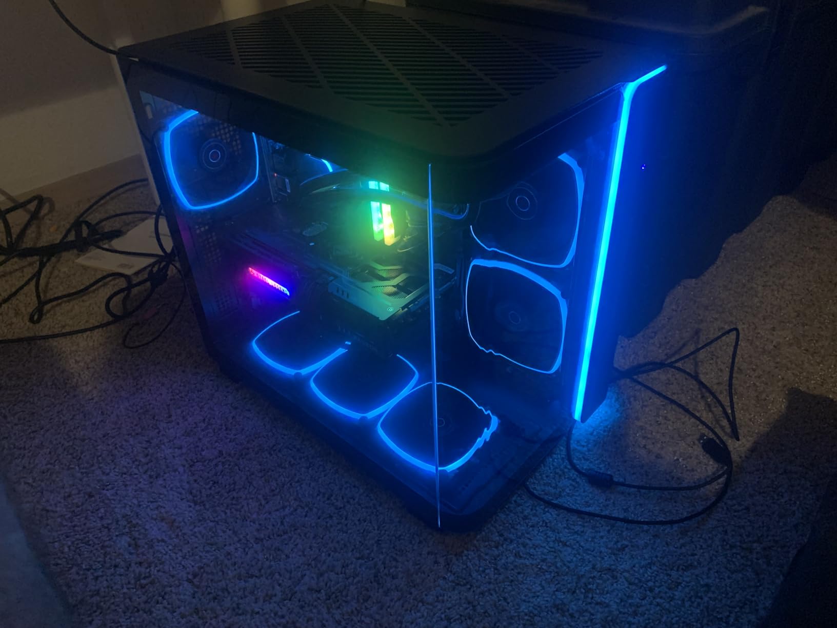 Skytech Gaming King 95 Desktop PC, Ryzen 7 7800X3D 4.2 GHz (5GHz), AMD RX 9070XT 16GB, 1TB Gen4 NVMe SSD, 32GB DDR5 RAM 5600 RGB, 850W Gold PSU, 360mm ARGB AIO, Wi-Fi, Win 11 customer photo 2