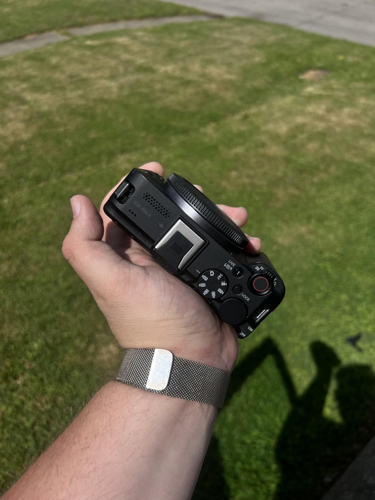 EOS R50 V Mirrorless Camera (Body Only) - APS-C Digital Camera, Flip Screen 4K Video, Interchangeable Lens Camera for Vlogging, Content Creation, Streaming, Filming, Podcasts, TikTok customer photo 1