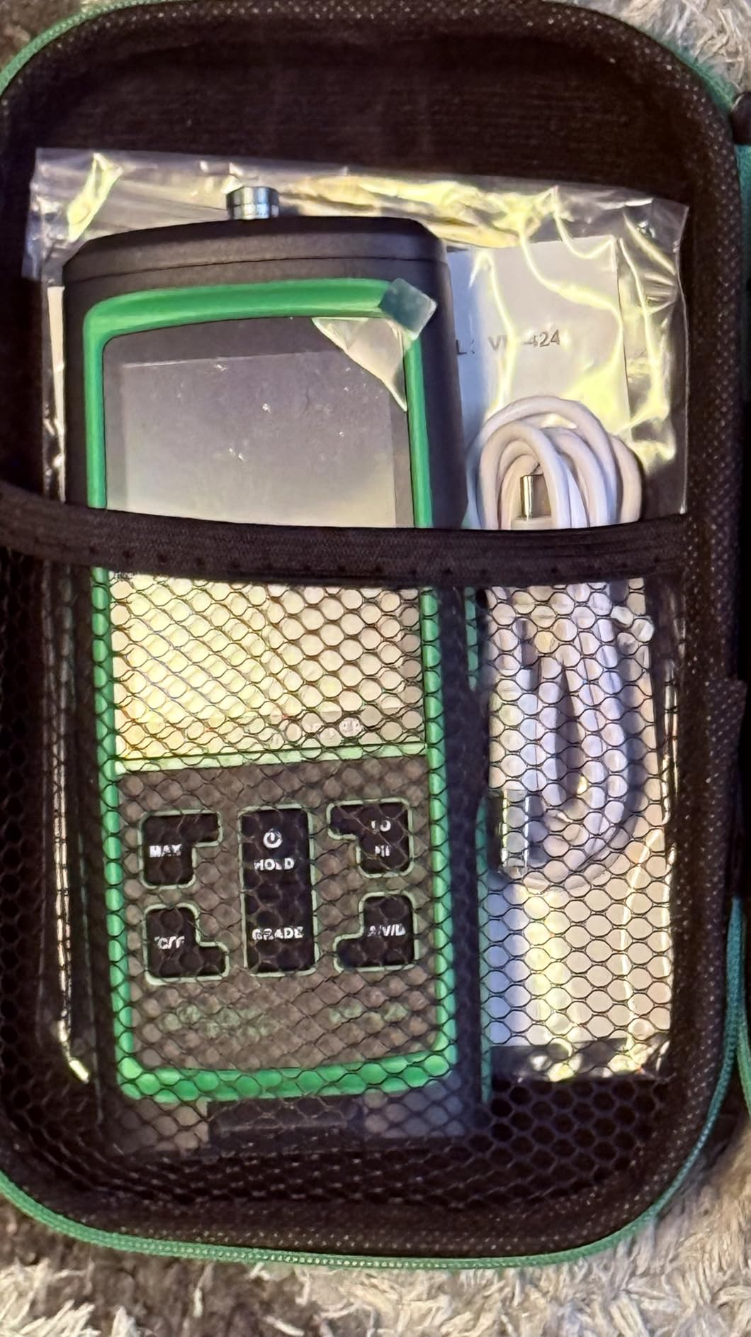 Industrial Vibration Meter - VM-424 with Remote Probe, Acceleration 0.1-199.9 m/s², Velocity 0.1-199.9 mm/s, Displacement 0.001-1.999 mm, 10Hz-3kHz, Magnetic Sensor customer photo 2