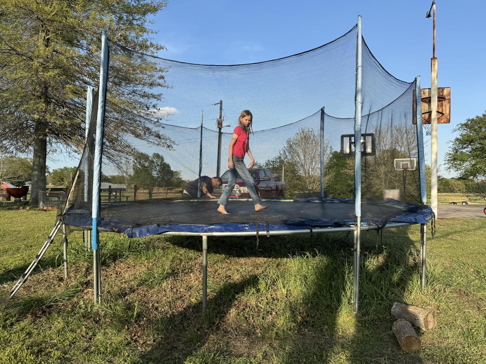 Zupapa 1800LBS Capacity No-Gap Design 16 15 14 12FT Trampoline with Safety Enclosure Net and Non-Slip Ladder 10-Year Quality Assurance customer photo 1
