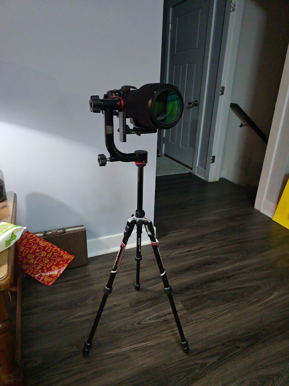 NEEWER GM102 Gimbal Head for Tripod Monopod Telephoto Lenses, 360° Panoramic Camera Tripod Head, 3 Axis Adjustment, Heavy Duty CNC Aluminum Alloy, Arca Type Quick Release System, Max Load 33lb/15kg customer photo 1