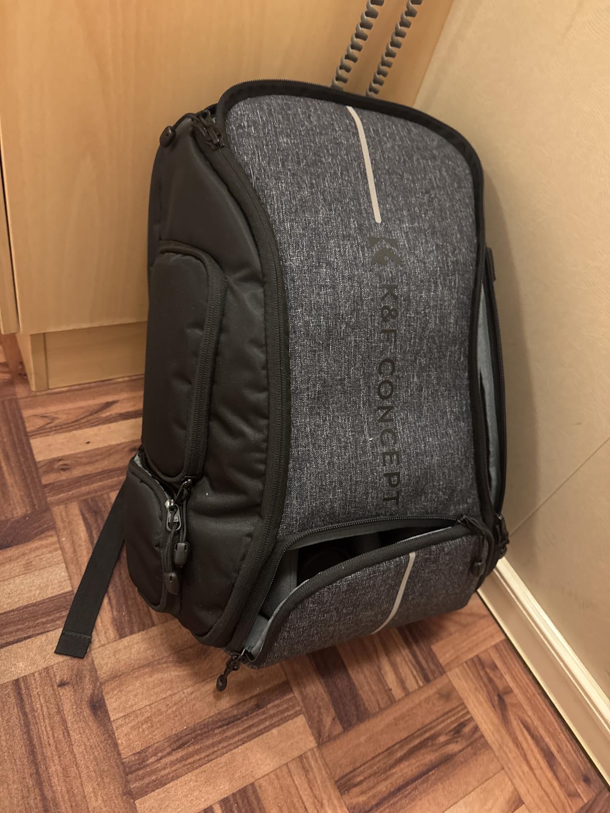 K&F CONCEPT Camera Backpack,25L Large Capacity Camera Bag for Photographers with Raincover and 15.6 Inch Laptop Compartment Compatible for Canon/Nikon/Sony/DJI Mavic Drone customer photo 1