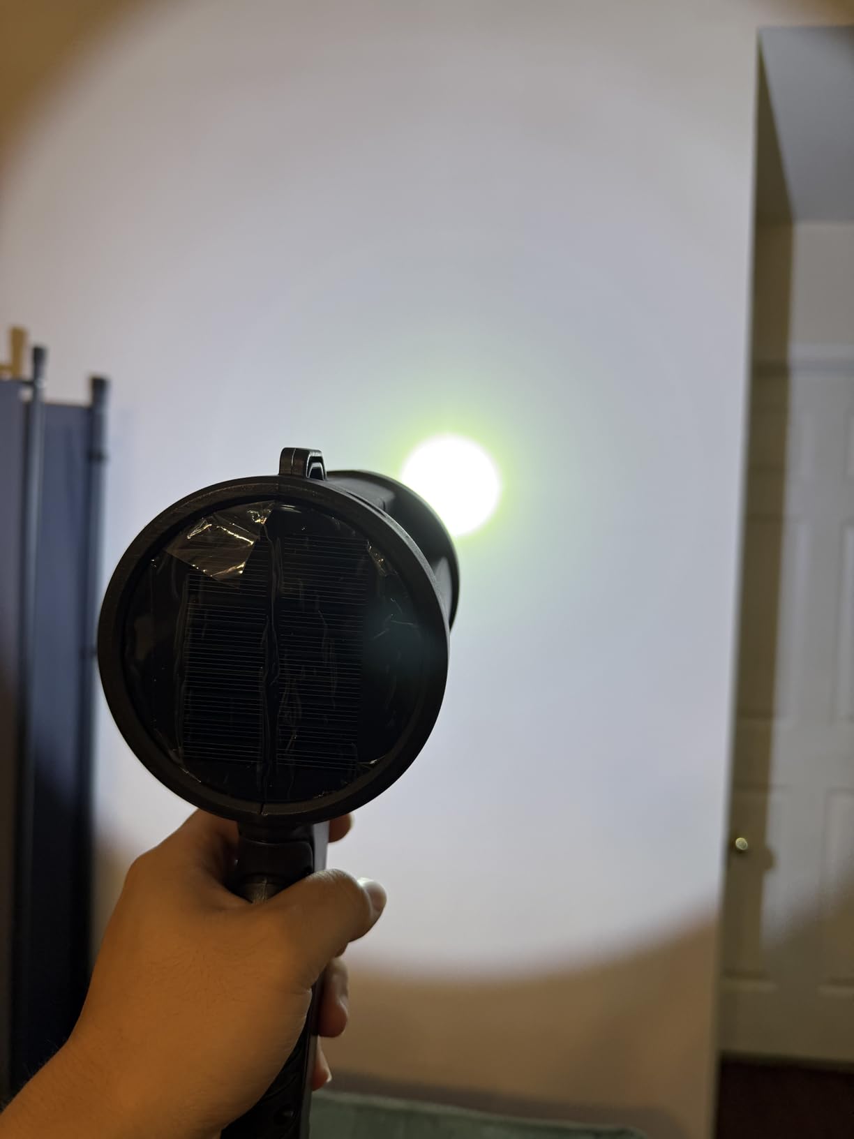 Kmivo Rechargeable Spotlight, 2,000,000 Lumens Super Bright Handheld Led Flashlight, Outdoor Spot Light with Cob Light and Solar Panels for Boating Camping customer photo 1