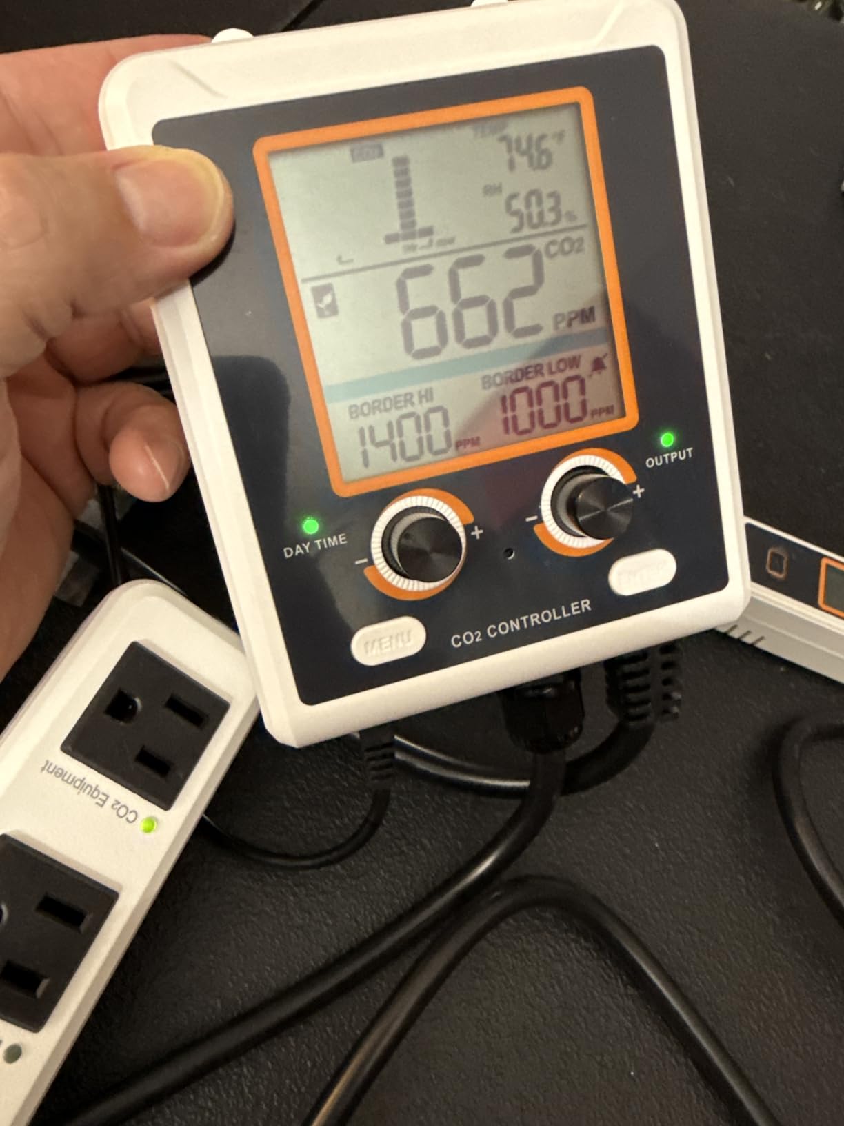 CO2 Controller for Plant, Dual-Plug System for Direct Connection to CO2 Regulator and Exhaust Fans, Suitable for Greenhouses, Grow Room, and Plant Factory customer photo 2