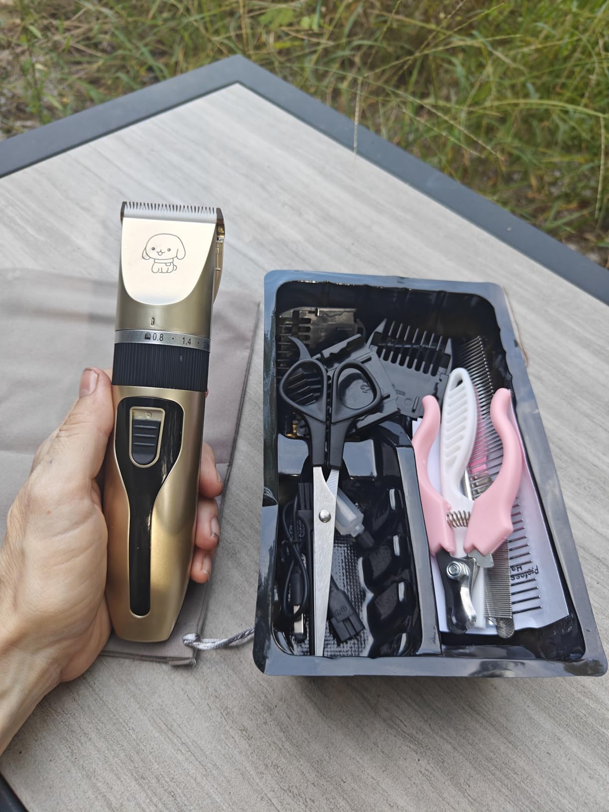 FrutPunch Dog Grooming Kit, Cordless Dog Clippers, Electric Shaving, Low Noise Rechargeable Dogs Hair Trimmer, with a Shaving Head for Feet, Suitable for Cats and Dogs, 2000MA customer photo 1