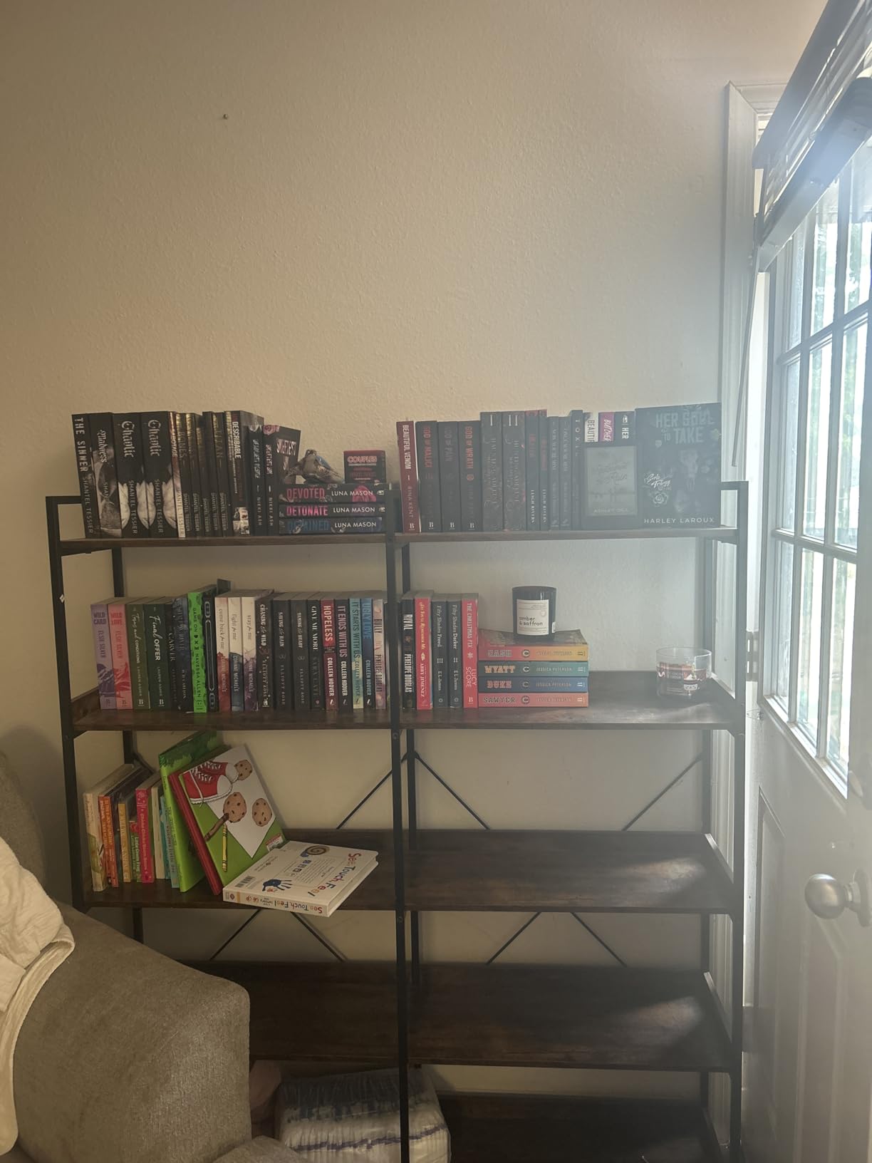 Huuger 5 Tier Bookshelf, Display Bookshelf with 10 Open Shelves and Raised Baffle, 47.2 Inch Straight Wide Bookcase with Metal Frame and Wooden Board customer photo 2