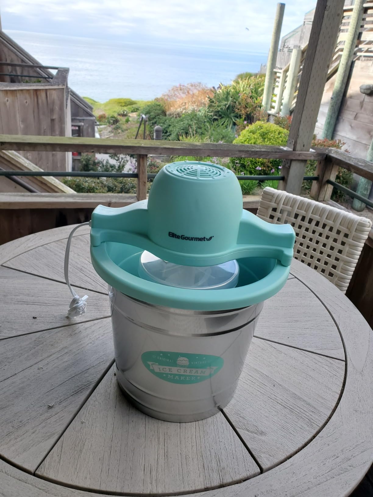 Elite Gourmet EIM949 Old Fashioned 6 Quart Vintage Walnut Wood Bucket, Electric Ice Cream Maker Machine Appalachian, Uses Ice and Rock Salt customer photo 1
