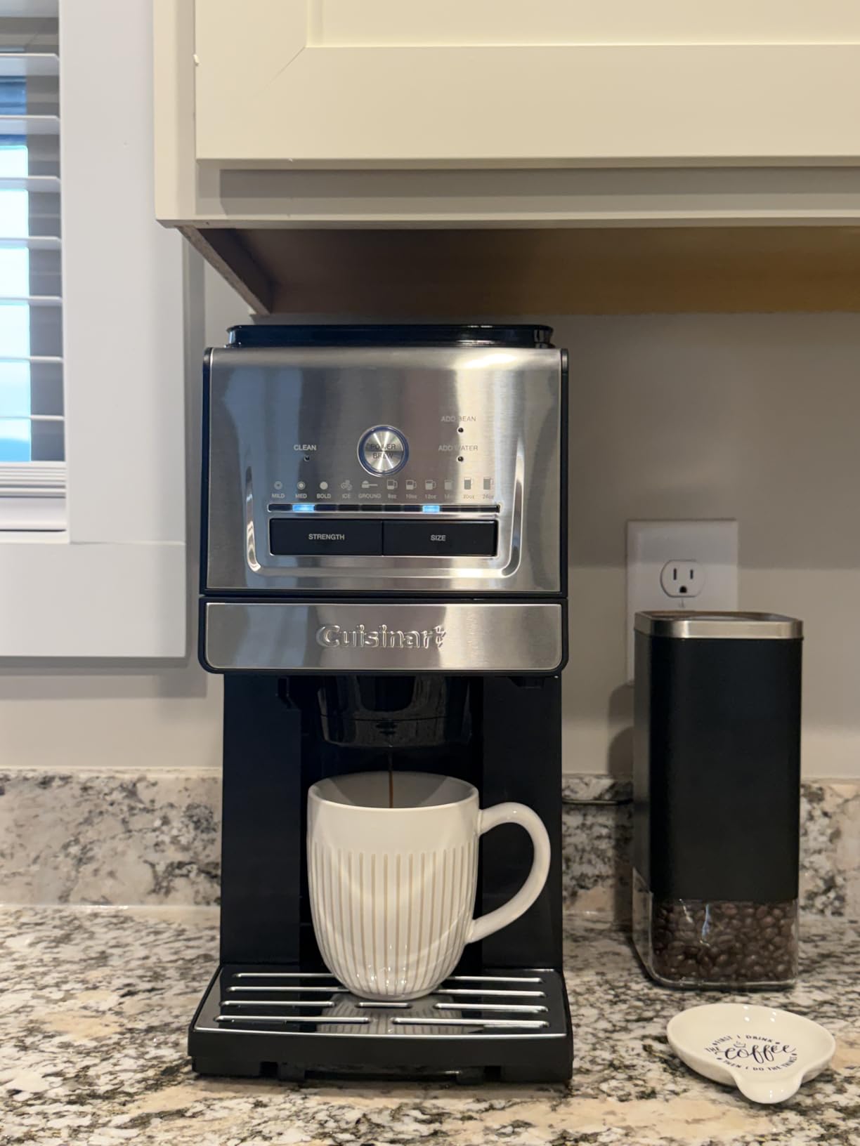 Cuisinart Coffee Maker, Grind and Brew Single Serve Coffee Maker, 6 Cup Sizes, Built-in Stainless Steel Burr Mill, Adjustable Strength, Grind Control and Over Ice Feature, Easy Cleaning, DGB-30 customer photo 2
