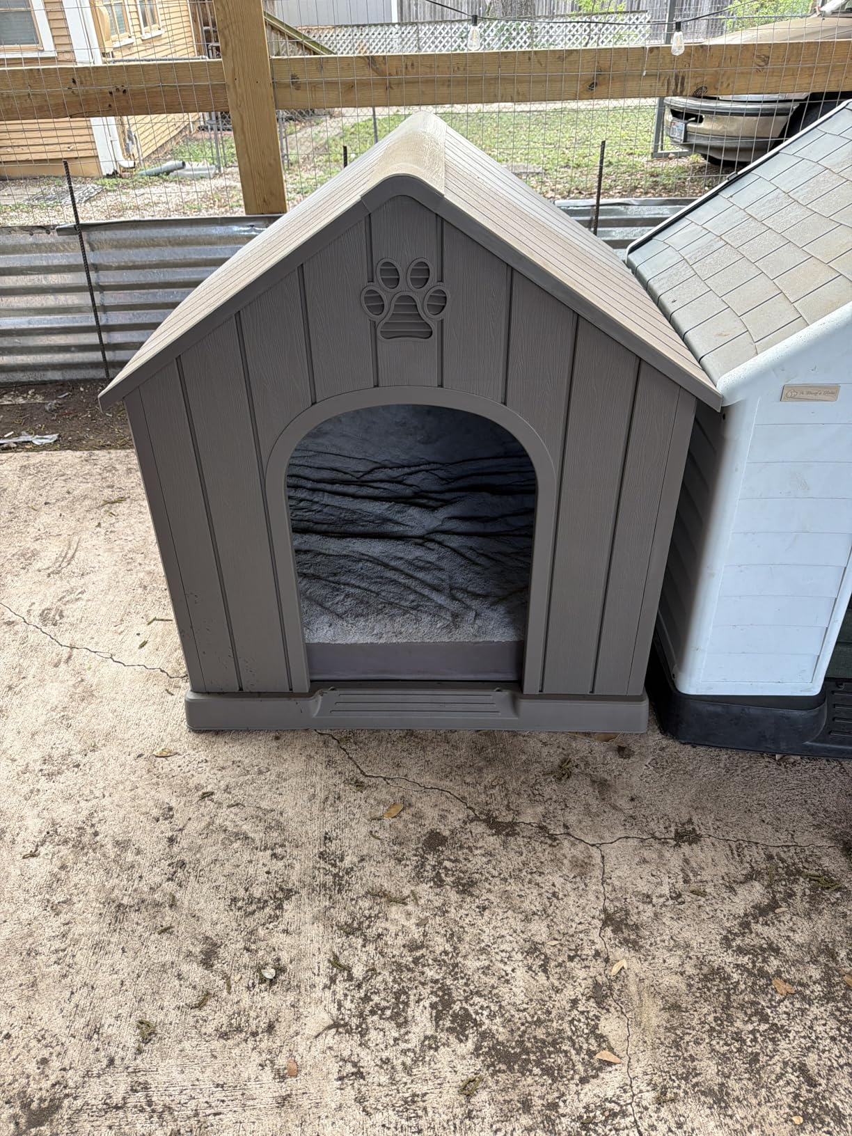 Fancyango Large Dog House Outdoor Indoor for Medium Large Dogs, Sturdy Plastic Waterproof Doghouse with Air Vents and Elevated Floor, Easy Clean and Assemble (Light Blue, 36.2''L×38''W×38''H) customer photo 2