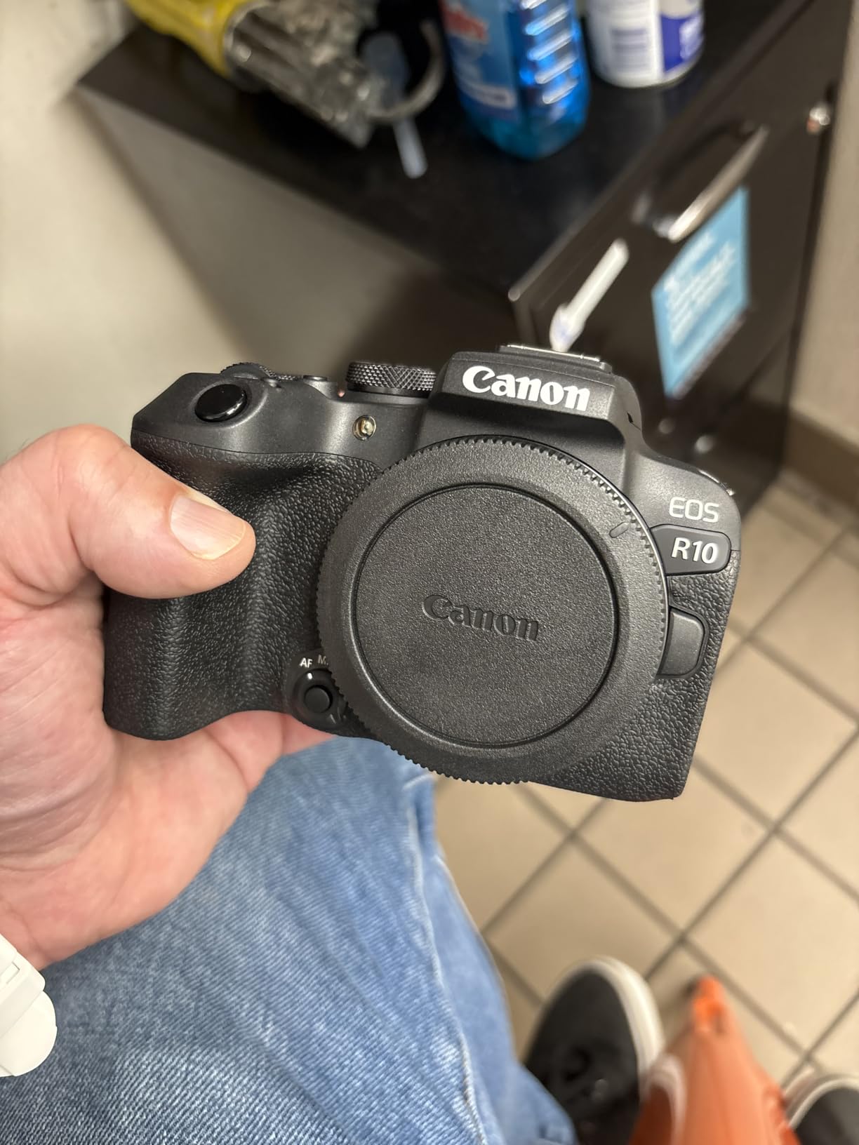 EOS R10 Mirrorless Camera Kit with RF-S 18-45mm Lens | 24.2MP APS-C, 4K Video, Dual Pixel AF, 15fps Burst, Perfect for Beginner Photographers & Vloggers (5331C009) + 64GB Card + Shoulder Bag customer photo 2