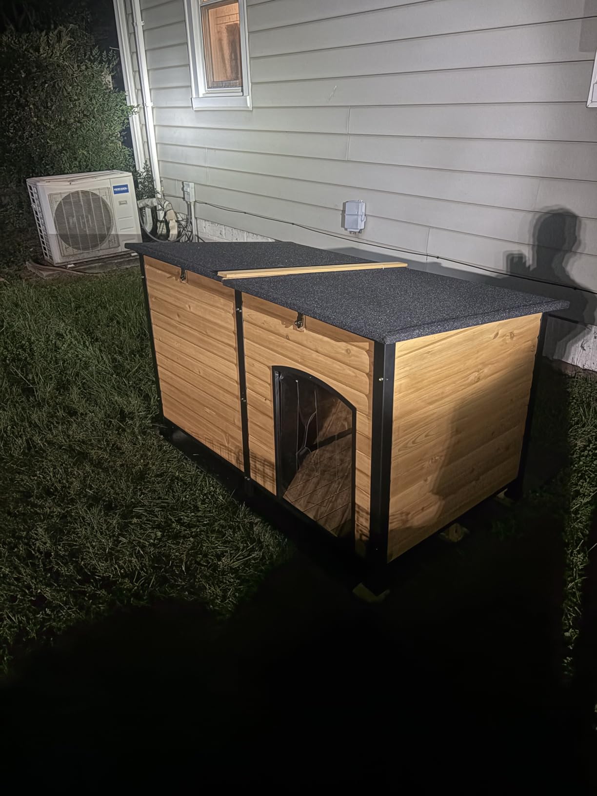 GUTINNEEN Extra Large Heated Dog House Outdoor Insulated Dog House Weatherproof Dog Shelter with Heated Pad, Insulated All-Round Thermal Liner, Chew-Proof Design for Large Dogs customer photo 2
