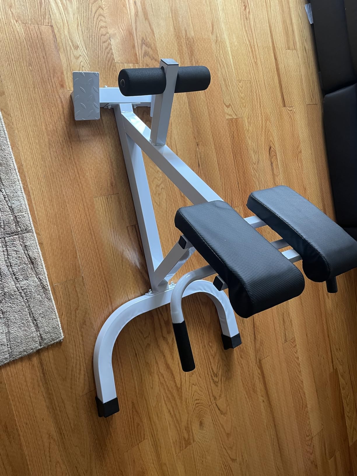 Roman Chair, Multifunctional Hyperextension Bench for Men & Women, Fitness Chair for Hip, Exceptional for Glute, Core and Lower Back Training, 300 lbs Weight Capacity customer photo 1