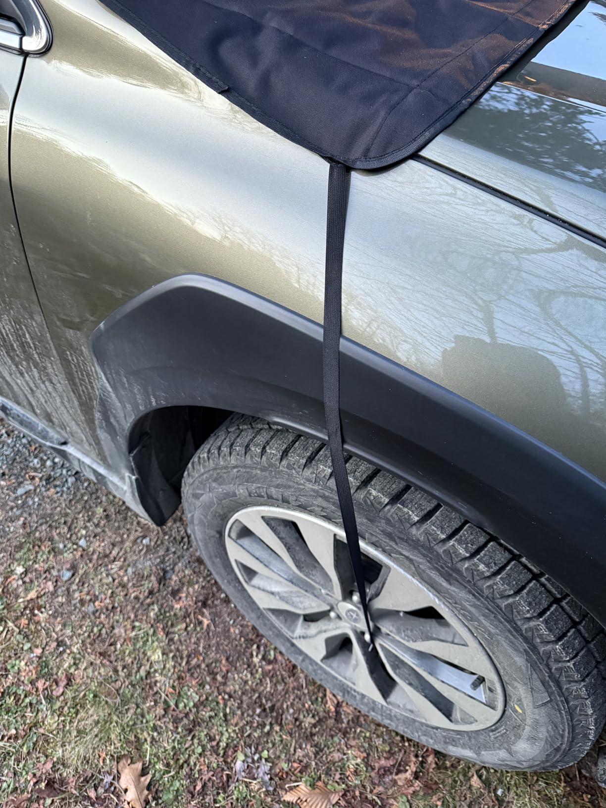 RUPSE Magnetic Windshield Cover for Ice and Snow - Heavy-Duty 900D Oxford Fabric, Quick Snow Removal, Super Waterproof, Suitable for Most sedans, Cars and SUVs customer photo 1