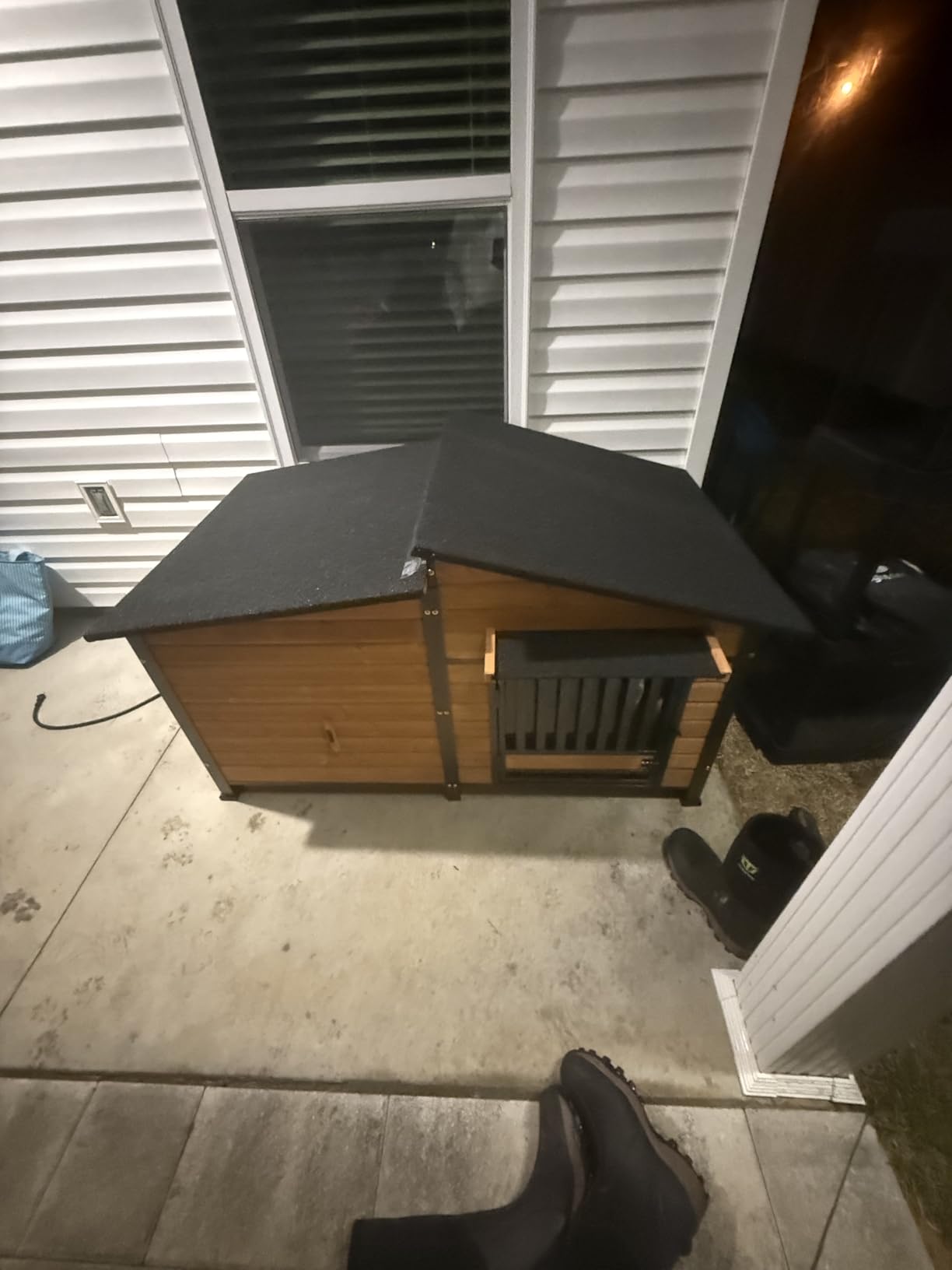 GUTINNEEN Extra Large Heated Dog House Insulated Dog Kennel Weatherproof Dog Shelter with Safe Heating Pad, Chew-Proof Metal Frame, Rotatable Spill-Proof Bowl for Large Dog Breeds, 60