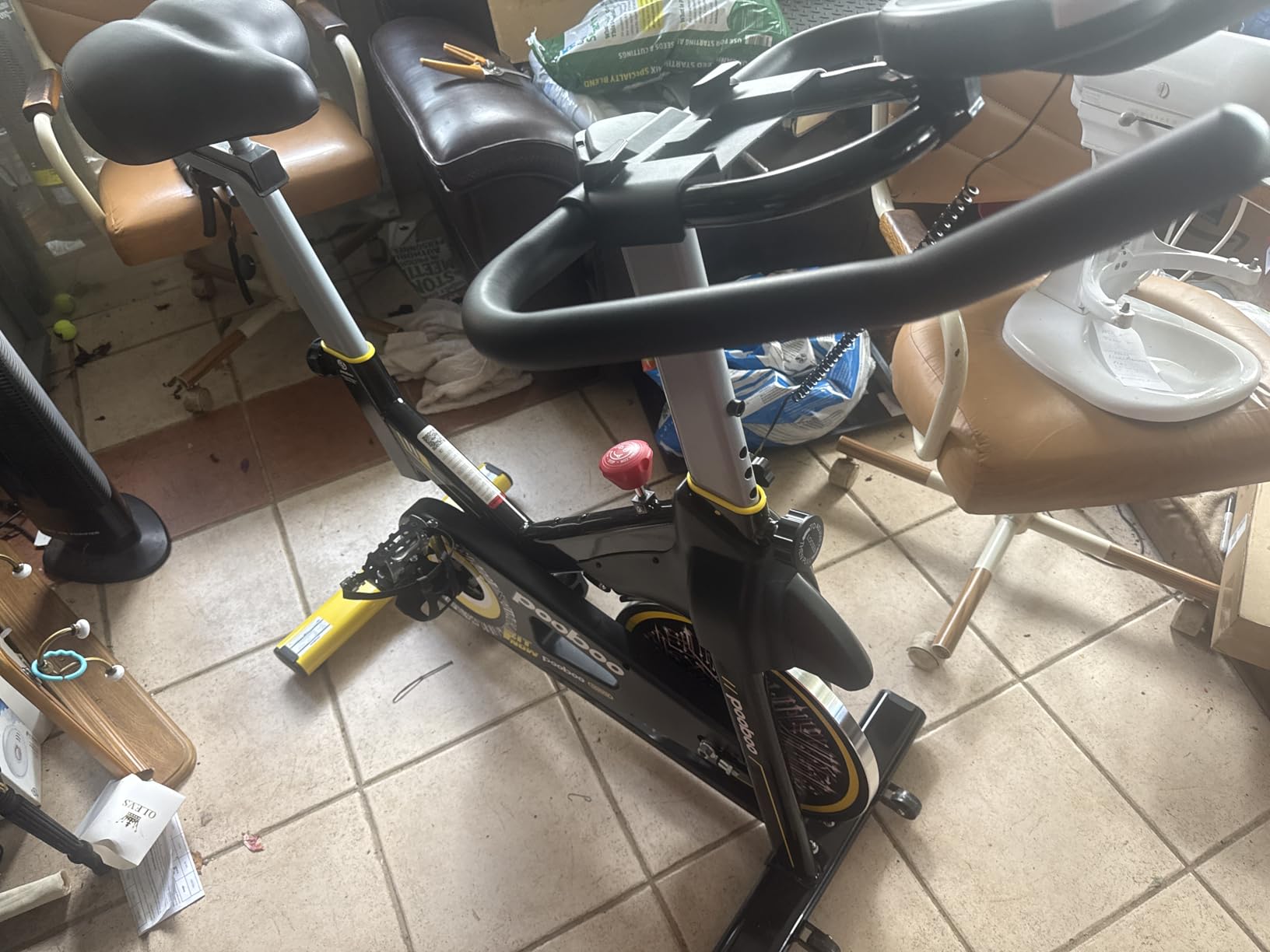 pooboo Exercise Bike, Stationary Bike for Home with Exclusive App, Indoor Low Noise Magnetic Cycling Bike with 350 lb Weight Capacity, Tablet Mount, LED Calorie Display and Fitness Courses for Weight Loss customer photo 1