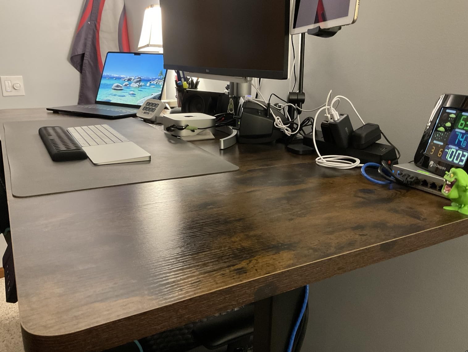 SIAGO Electric Standing Desk Adjustable - 60x28 Inch Sit Stand Desk with 1 Inch Thick Tabletop, Double Beam Frame, 3 Memory Height Adjustment, Cable Management for Home Office customer photo 2