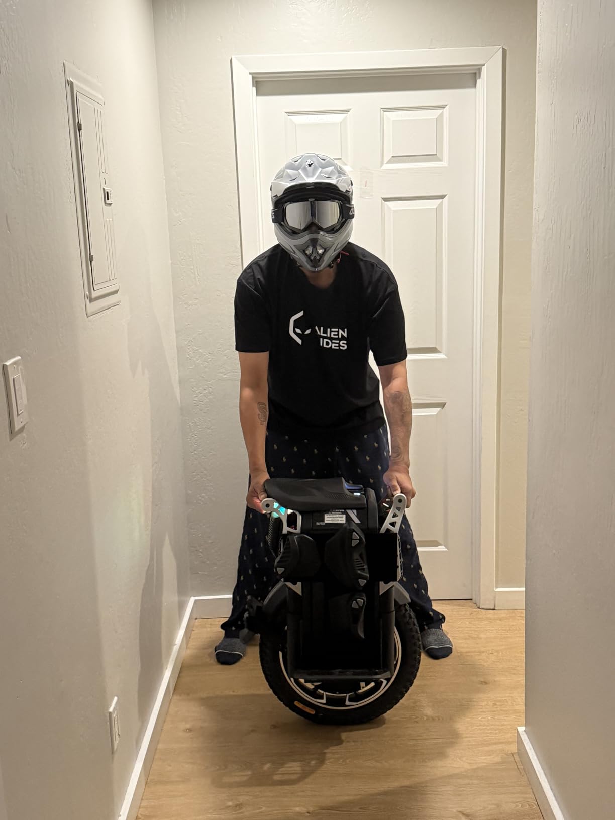 King Song F22PRO Electric Unicycle, Upgraded 180km Range EUC, 12000W Peak Motor, 100mm Suspension, UL2272 Certified Electric Unicycle for Urban Riding customer photo 2