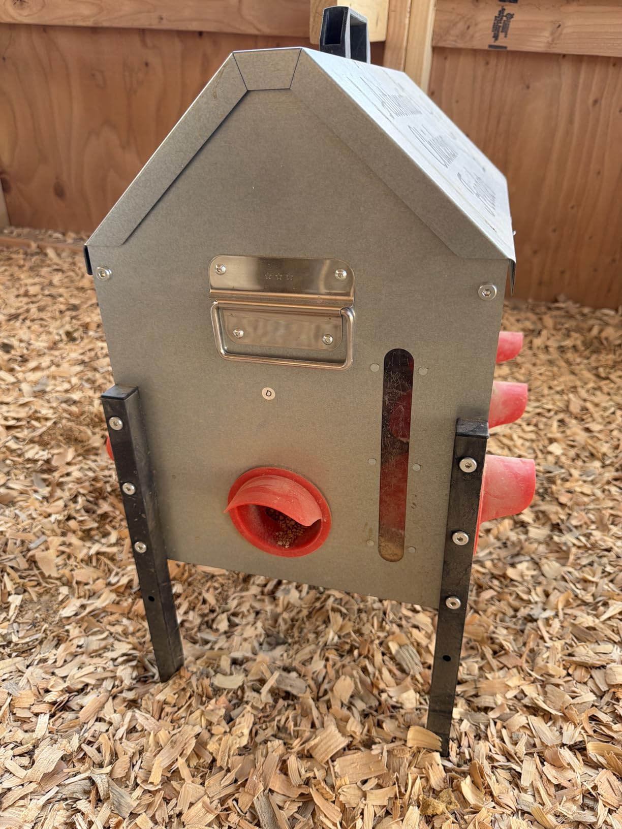50LB Automatic Chicken Feeder, Metal Chicken Feeder with Window, No-Waste Poultry Feeder with 8 Feeding Ports, Adjustable Height, Locking Lid & Weatherproof Design for Outdoor Coop customer photo 1