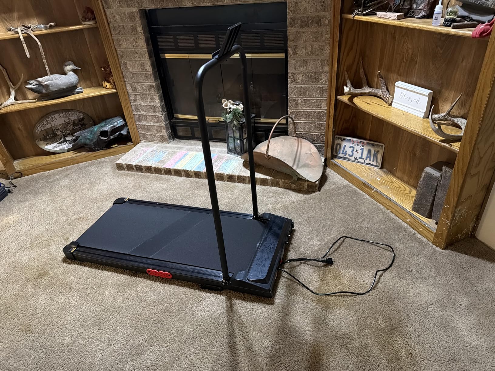 Walking Pad with Handle Bar and Incline, 3.0HP Under Desk Treadmill for Home Small Space, 0.6-7.6MPH Portable Walking Pad Treadmill with Handles, 350LBS, 2026 Upgrade customer photo 1