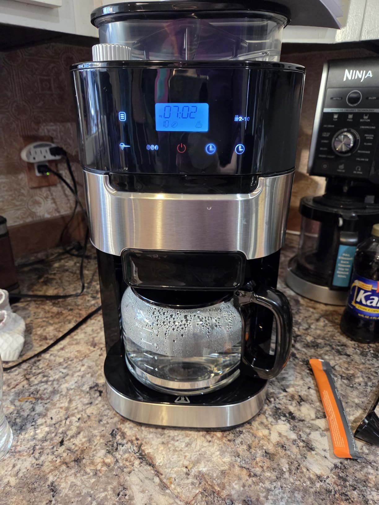 Kismile 10-Cup Digital Drip Coffee Maker with Built-In Grinder, Programmable, 24H Timer, Keep-Warm Function, Customizable Strength & Grind Size, Coffee Machines with Smart LED Touchscreen customer photo 2