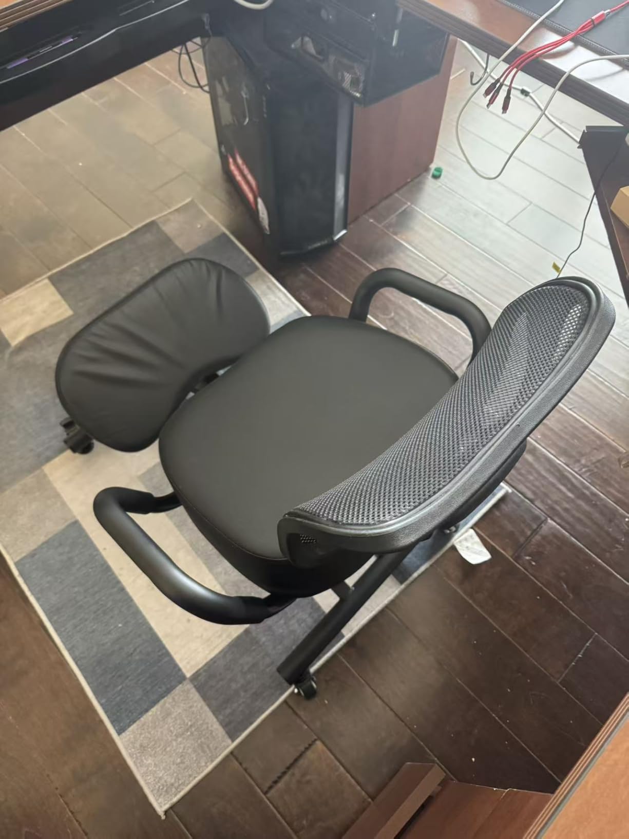 Ergonomic Kneeling Chair with Back Support, Height Adjustable Stool for Home and Office, PU Kneeling Chair for Desk to Relieve Back Discomfort, Thick Moulded Foam Cushions Brake Casters customer photo 2