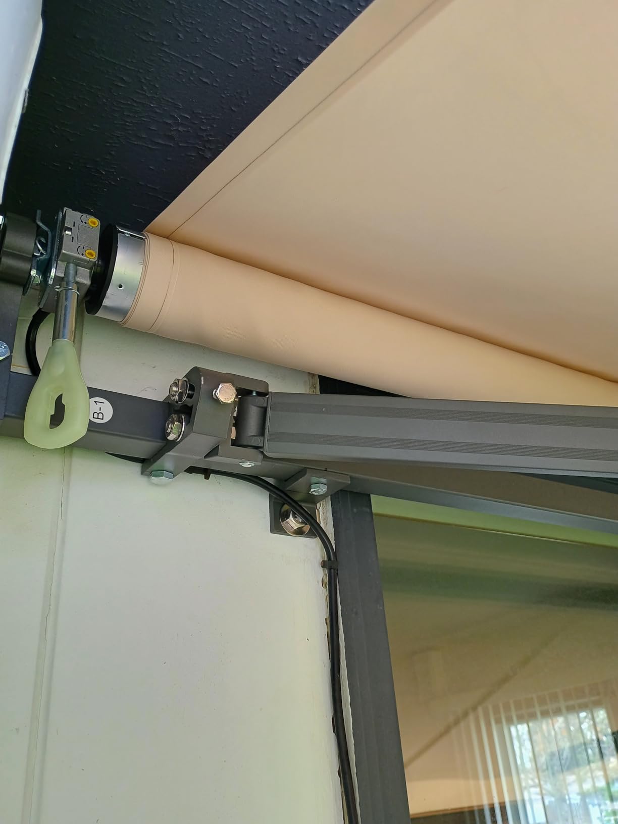 HOMEDEMO 10'x 8' Electric Retractable Awning for Patio, Motorized Awnings, UV & Waterproof Polyester Cover and Aluminum Frame for Outdoor Deck, Sunshade Shelter Crank Handle, Yard, Beige, Balcony customer photo 1