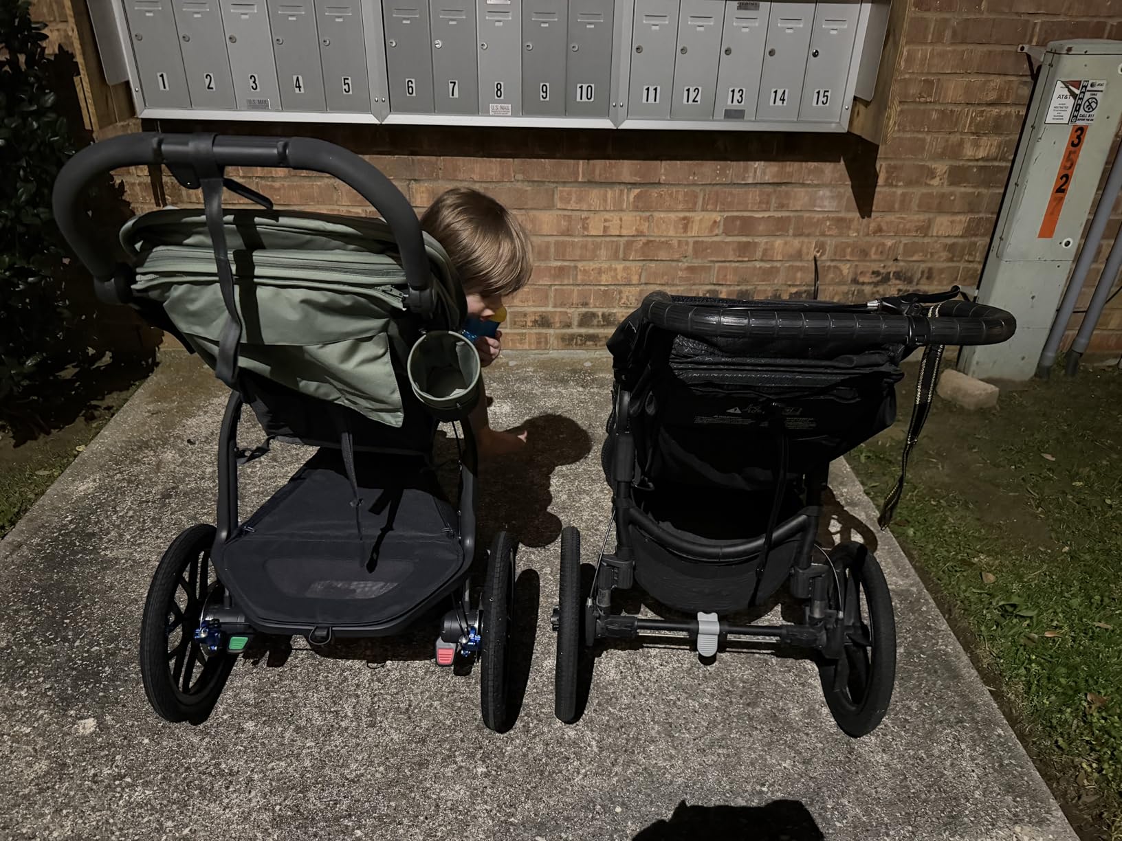 UPPAbaby Ridge V2 Jogging Stroller | All-Terrain Performance Suspension + Never-Flat Tires Built for Walking, Running + Trails | Water Bottle Holder Included | Meadow Green customer photo 2