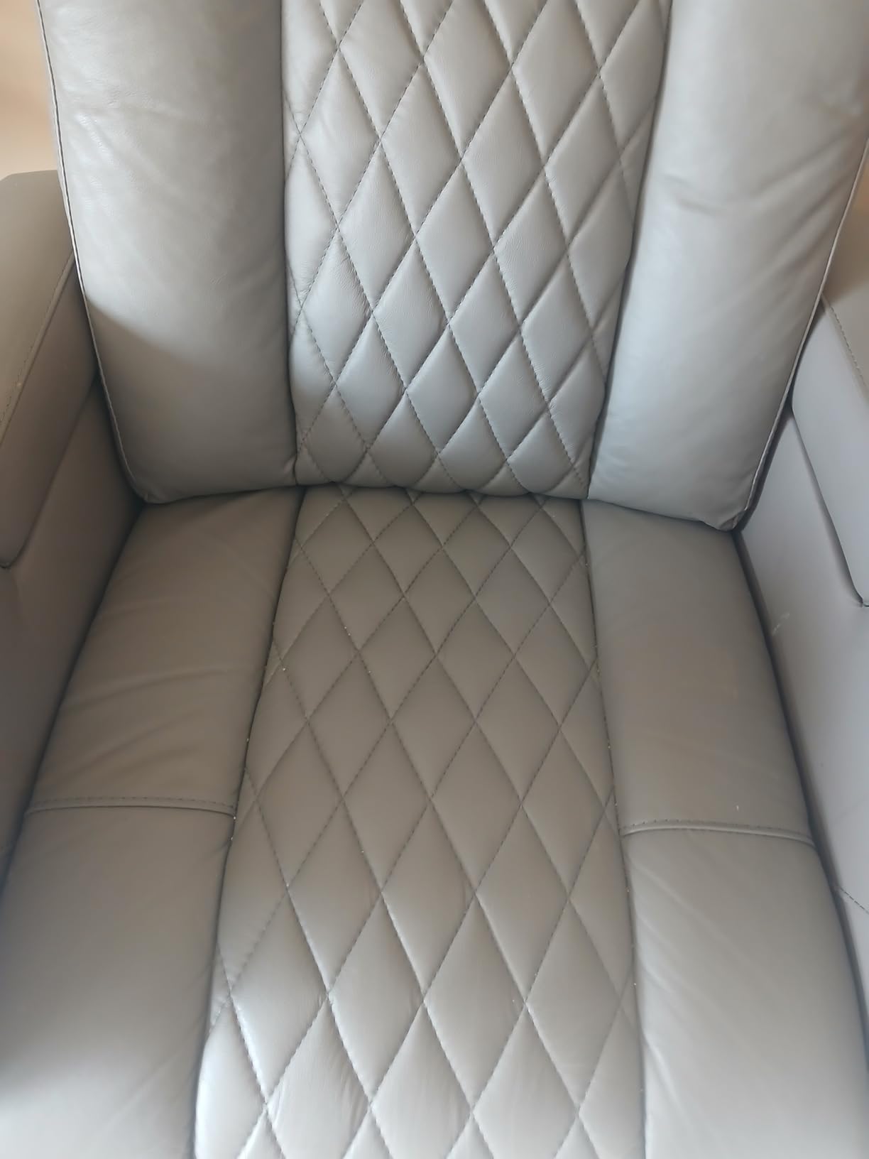PBRO Home Theater Seating Genuine Leather Recliner Chair, Power Reclining & Headrest, USB A/C Charging Ports, Tray Table, Cup Holder Ambient Lighting Black Row of 5 customer photo 1