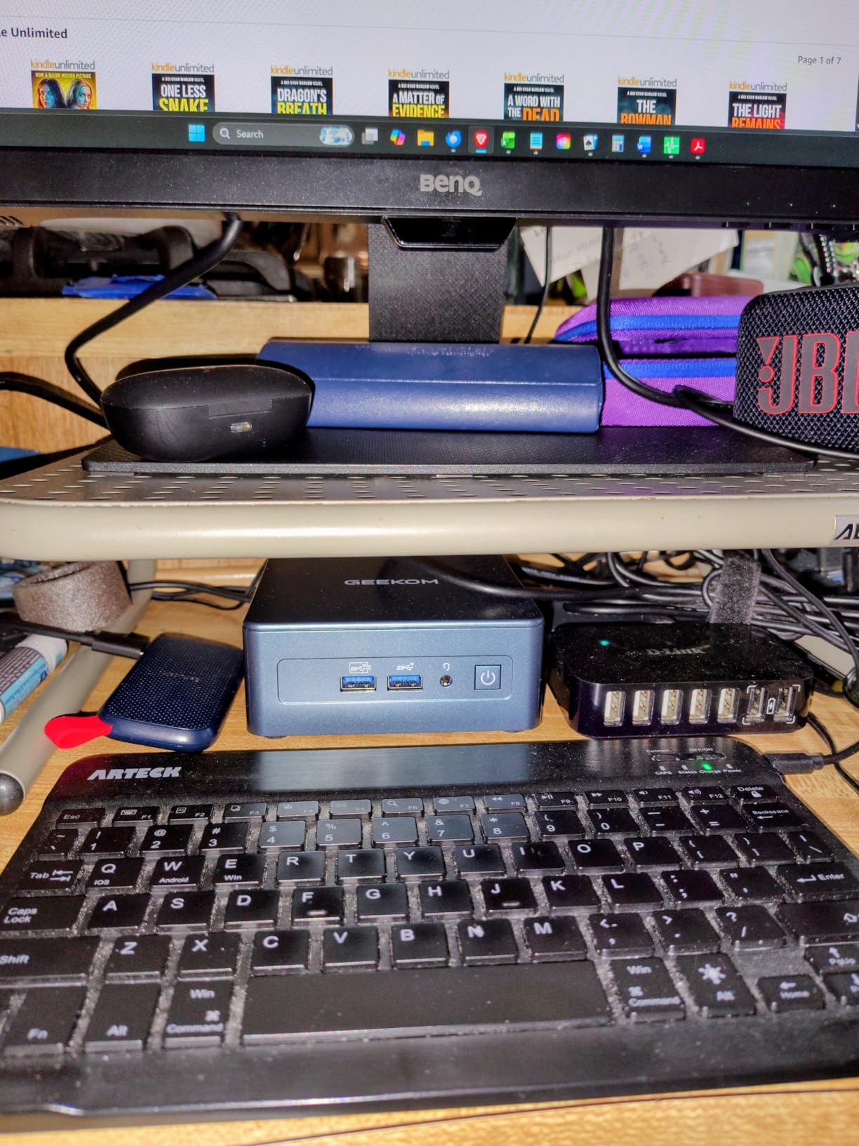 GEEKOM IT15, The Most Powerful AI Mini PC with Intel Ultra 9 285H (15th Gen) 99 Tops | 32GB DDR5, 1TB SSD | Arc 140T GPU | WiFi 7, 8K Quad Display, Win11 Pro customer photo 2