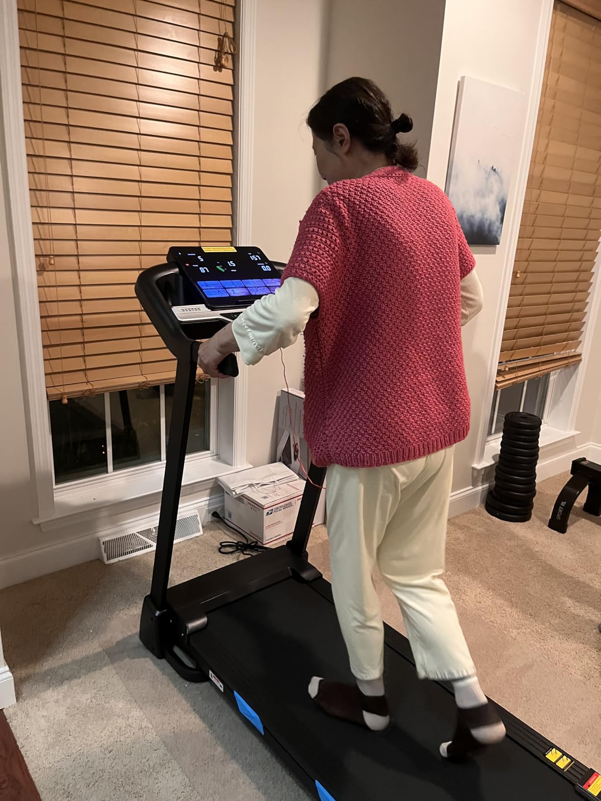 BORGUSI Auto Incline Treadmill - 3.5HP Folding Treadmills with 15% Auto Incline Running Machine for Home, 320 LBS Capacity, 10 MPH Speed, 36 Preset Programs, Bluetooth App, Upgrade LCD Panel customer photo 1
