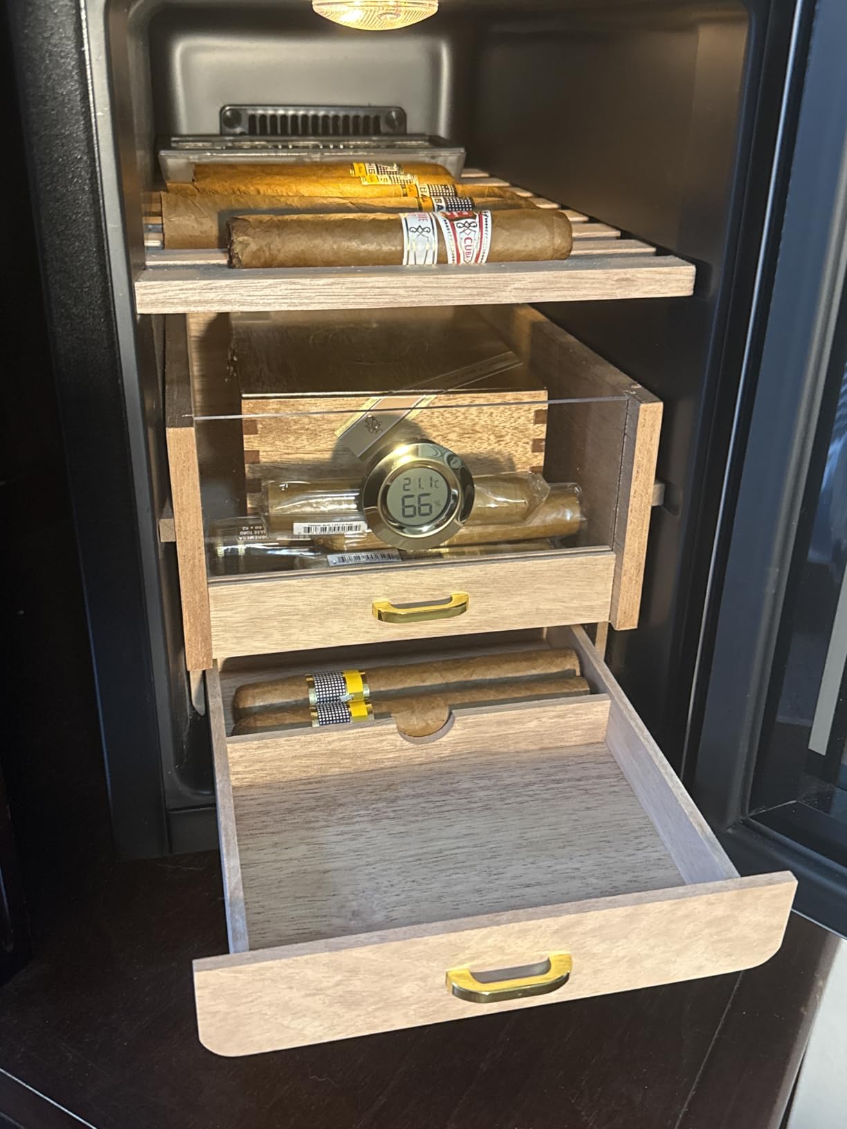 Woodronic Electric Cigar Humidor for 400 Cigars, 70L Humidor Cabinet with Temperature & Humidity Control, Spanish Cedar Lined Shelves & Drawers, LED Light, Accessory Drawer, Lock & Key, Gift for Men customer photo 1