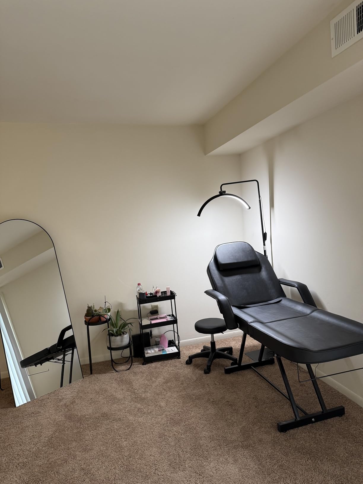 Artist hand Massage Table Electric Height Adjustable Massage Bed Facial Bed Lash Bed for Eyelash Extensions Salon Chair (Black) customer photo 1