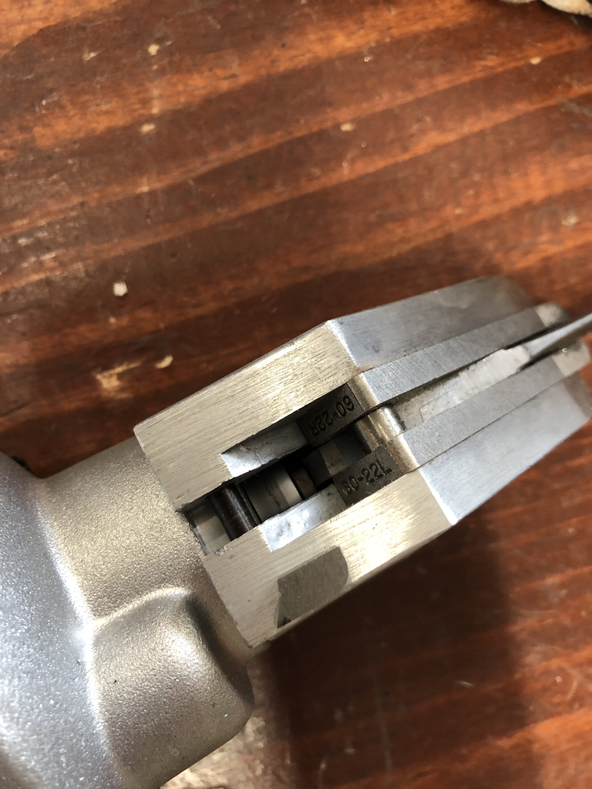 DEWALT Metal Shear, Swivel Head, 18GA (DW890) , Yellow customer photo 1