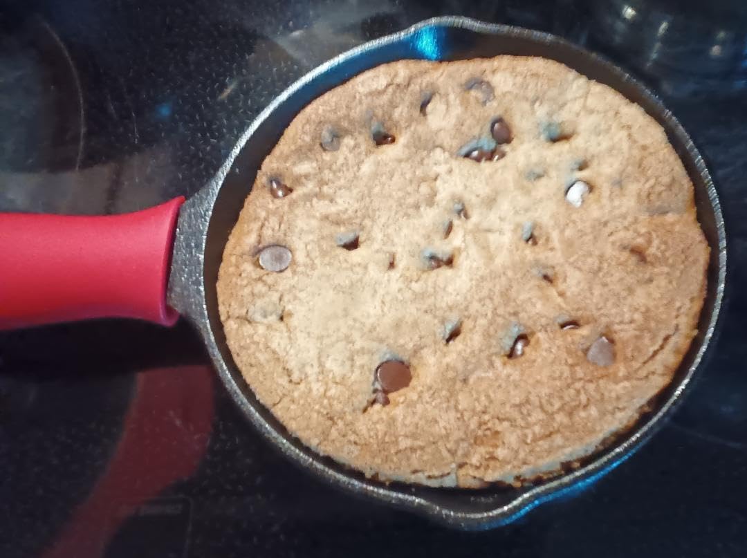 Lodge Seasoned Cast Iron Skillet 12 Inches - PFAS-Free, Non-Toxic Cookware customer photo 2